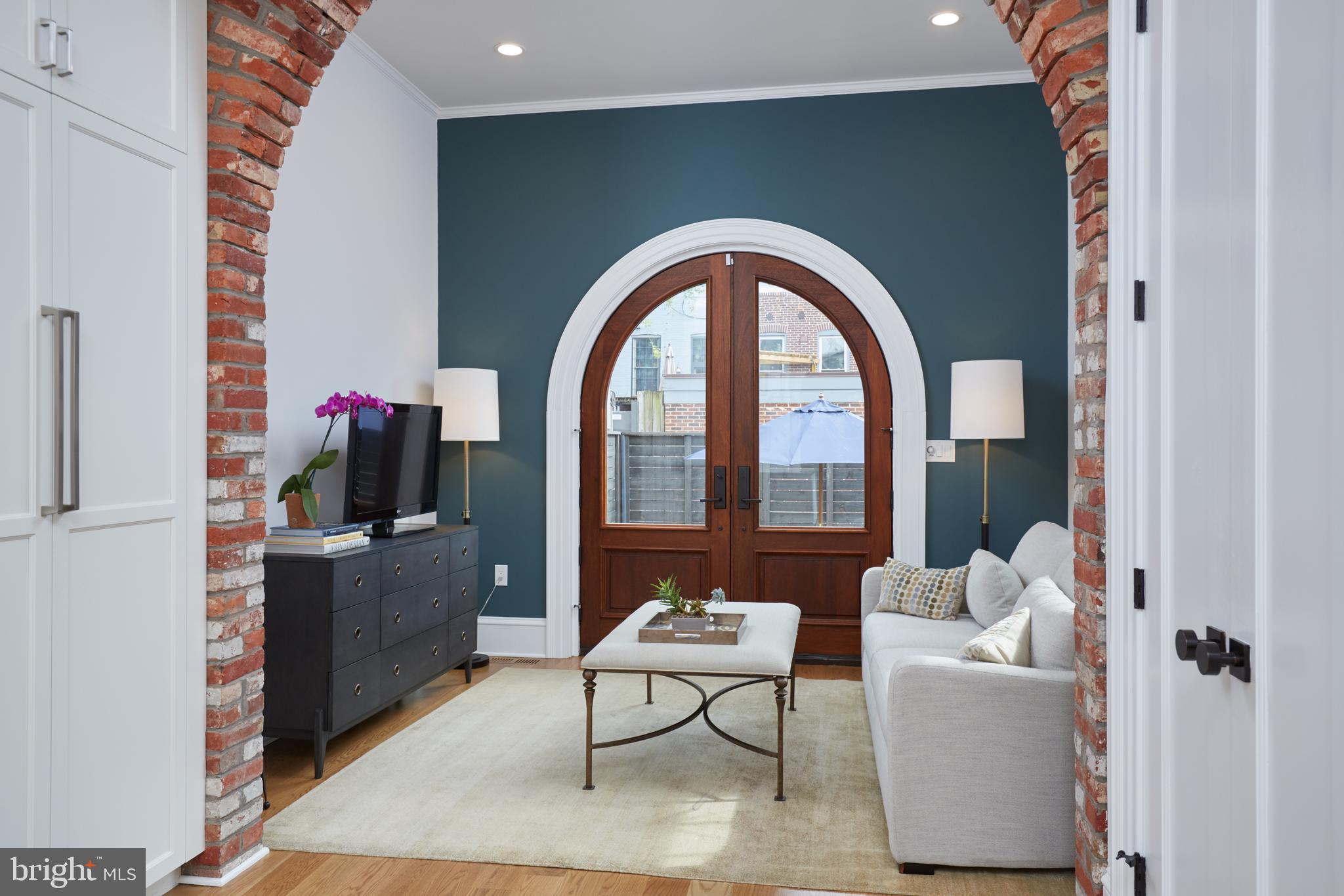 Real estate listing preview #9