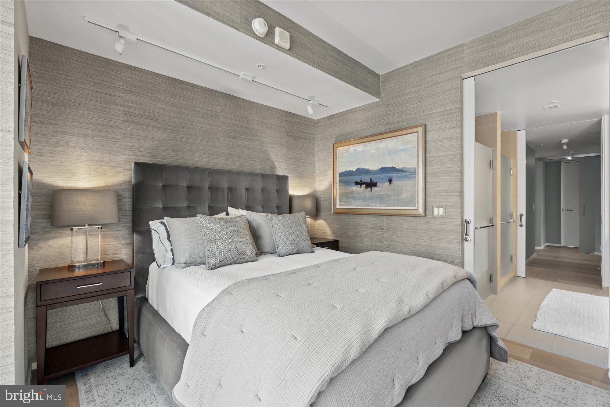 Real estate listing preview #16