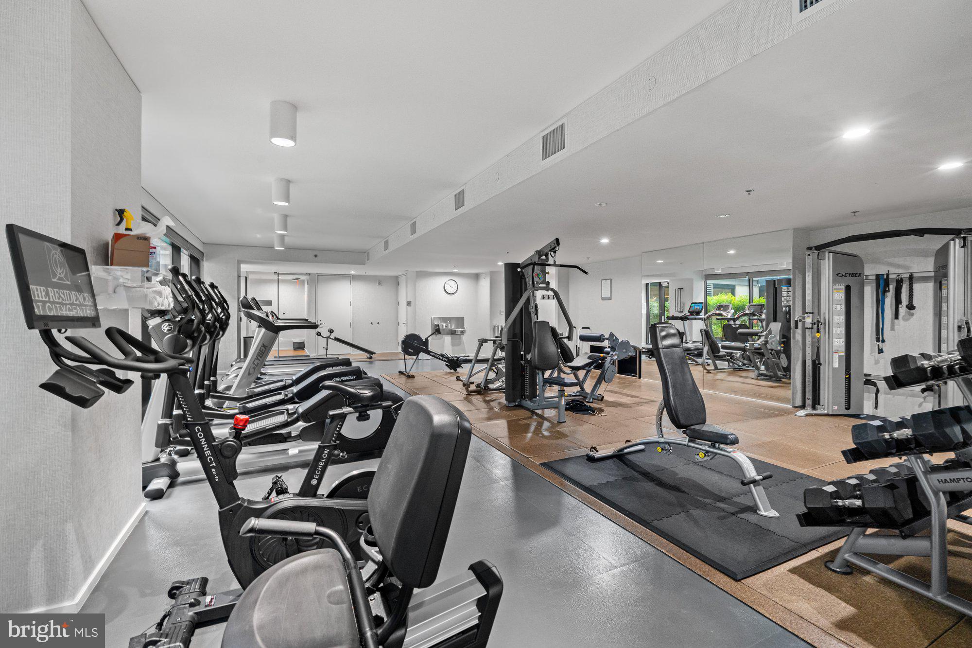 Real estate listing preview #24