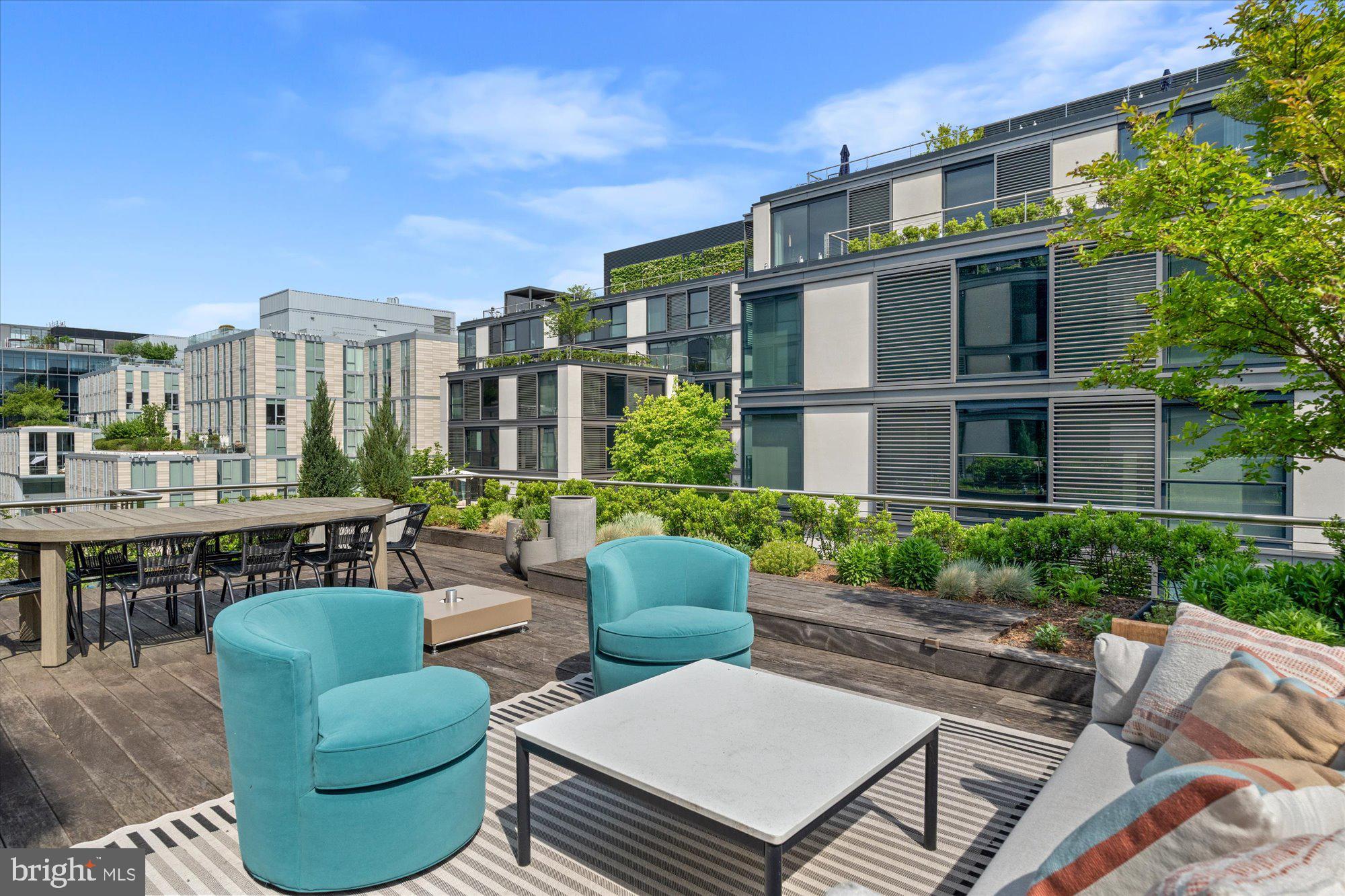 Real estate listing preview #12