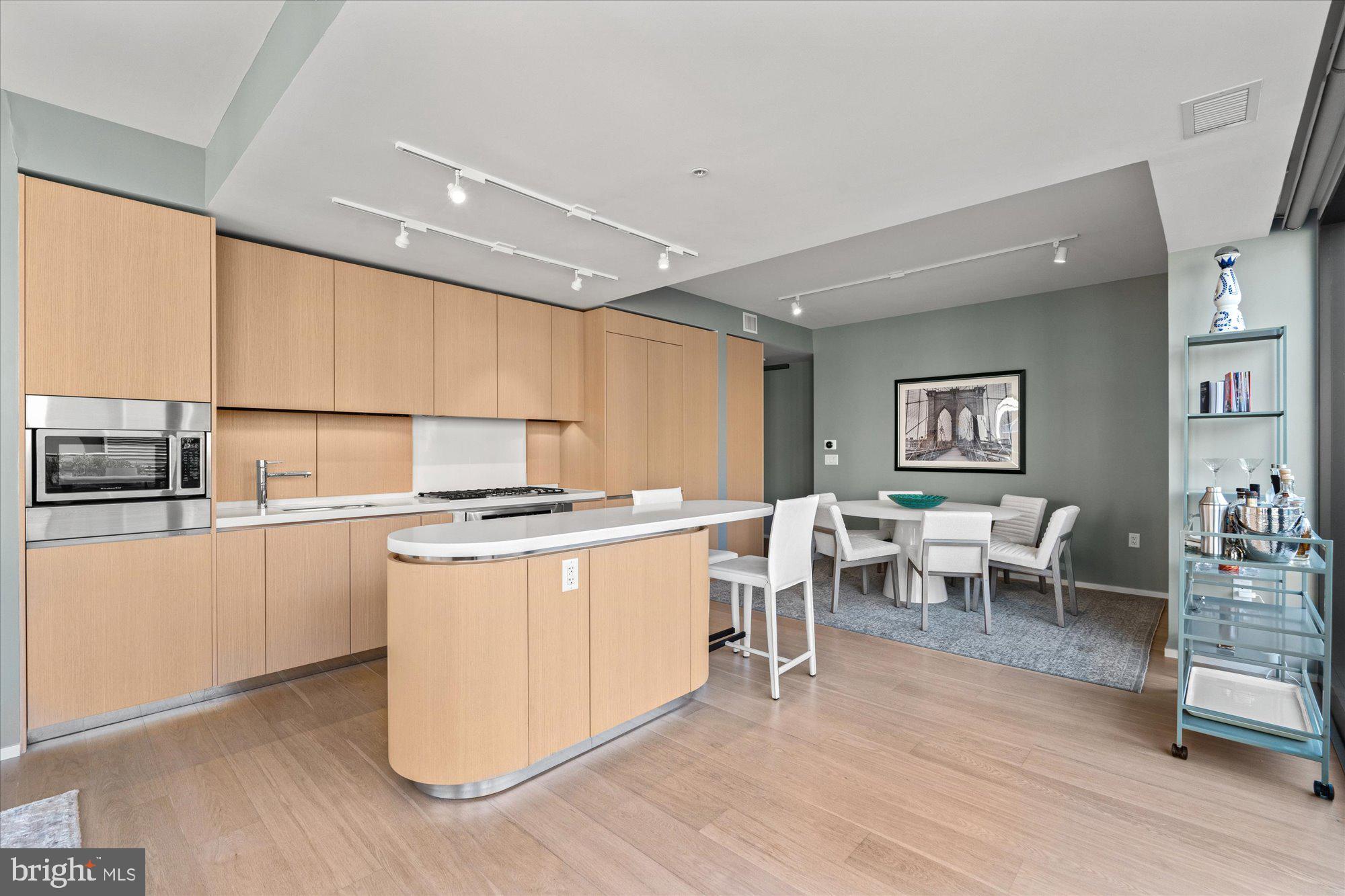 Real estate listing preview #9