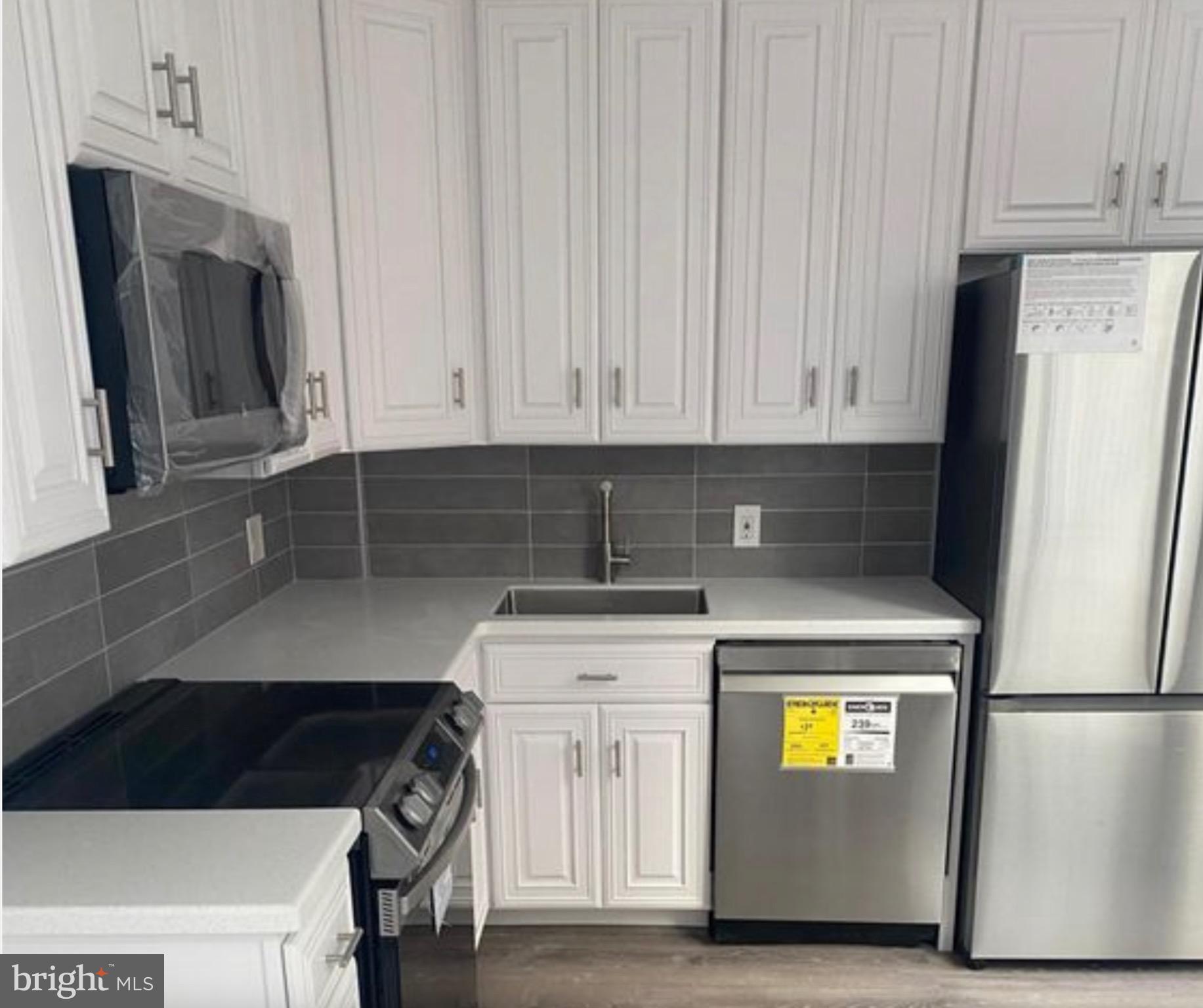 Real estate listing preview #3