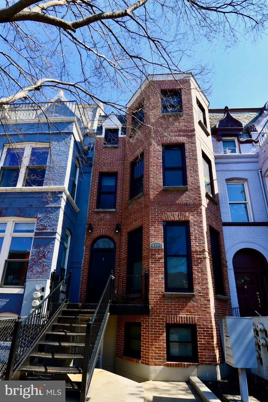 Real estate listing preview #1