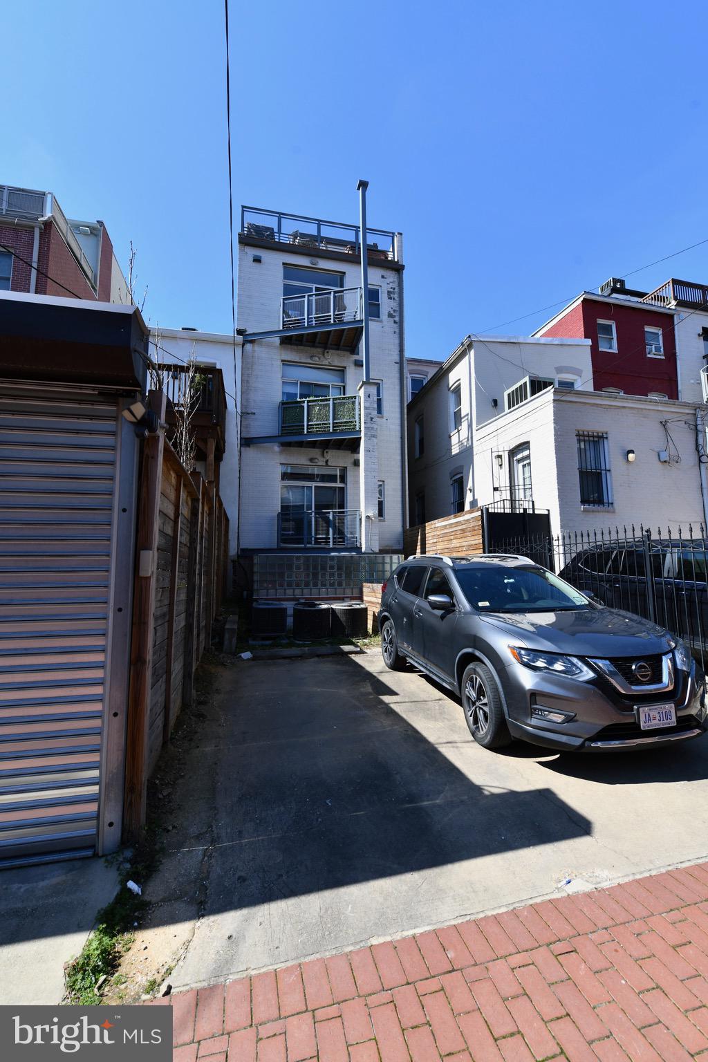 Real estate listing preview #2