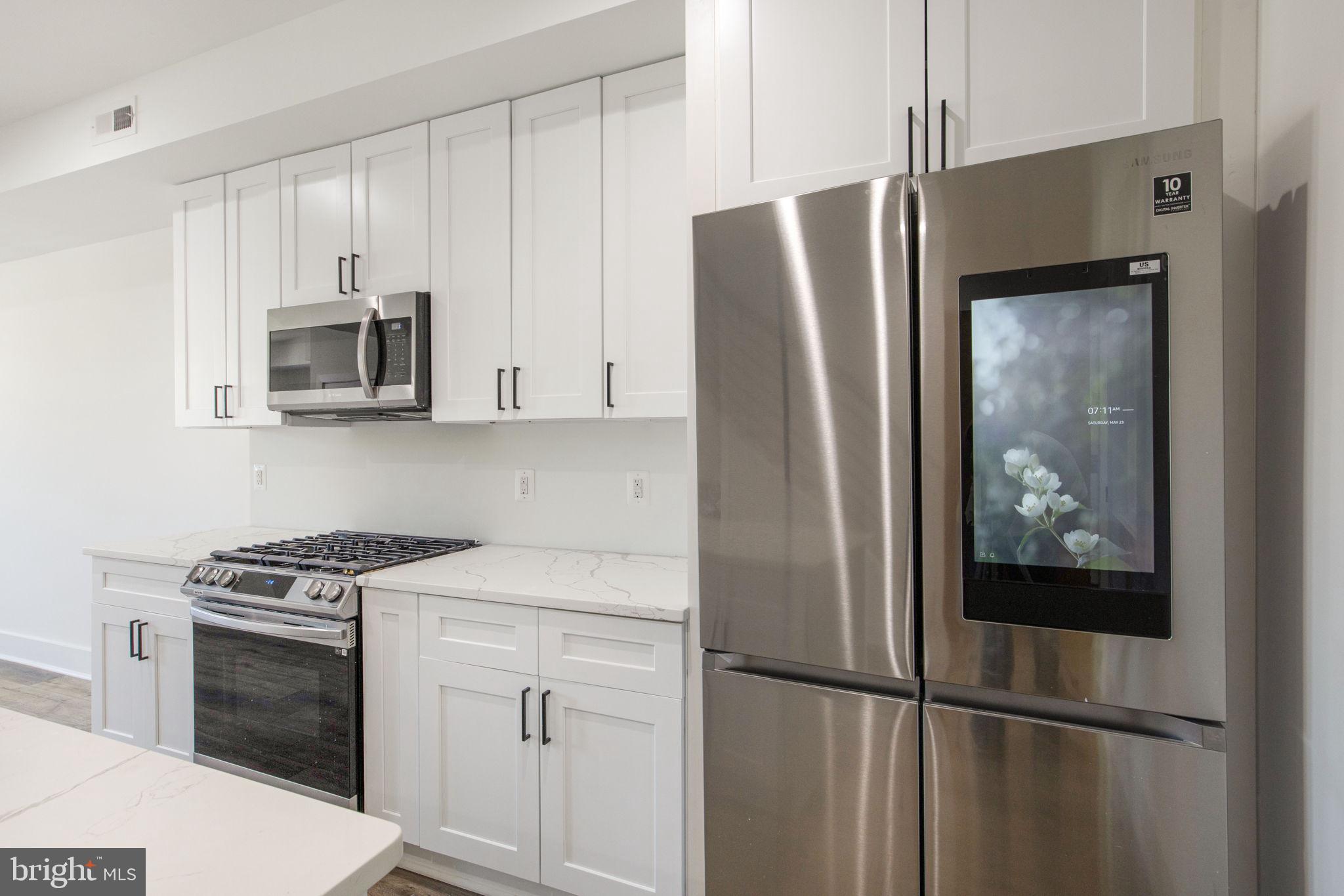 Real estate listing preview #10