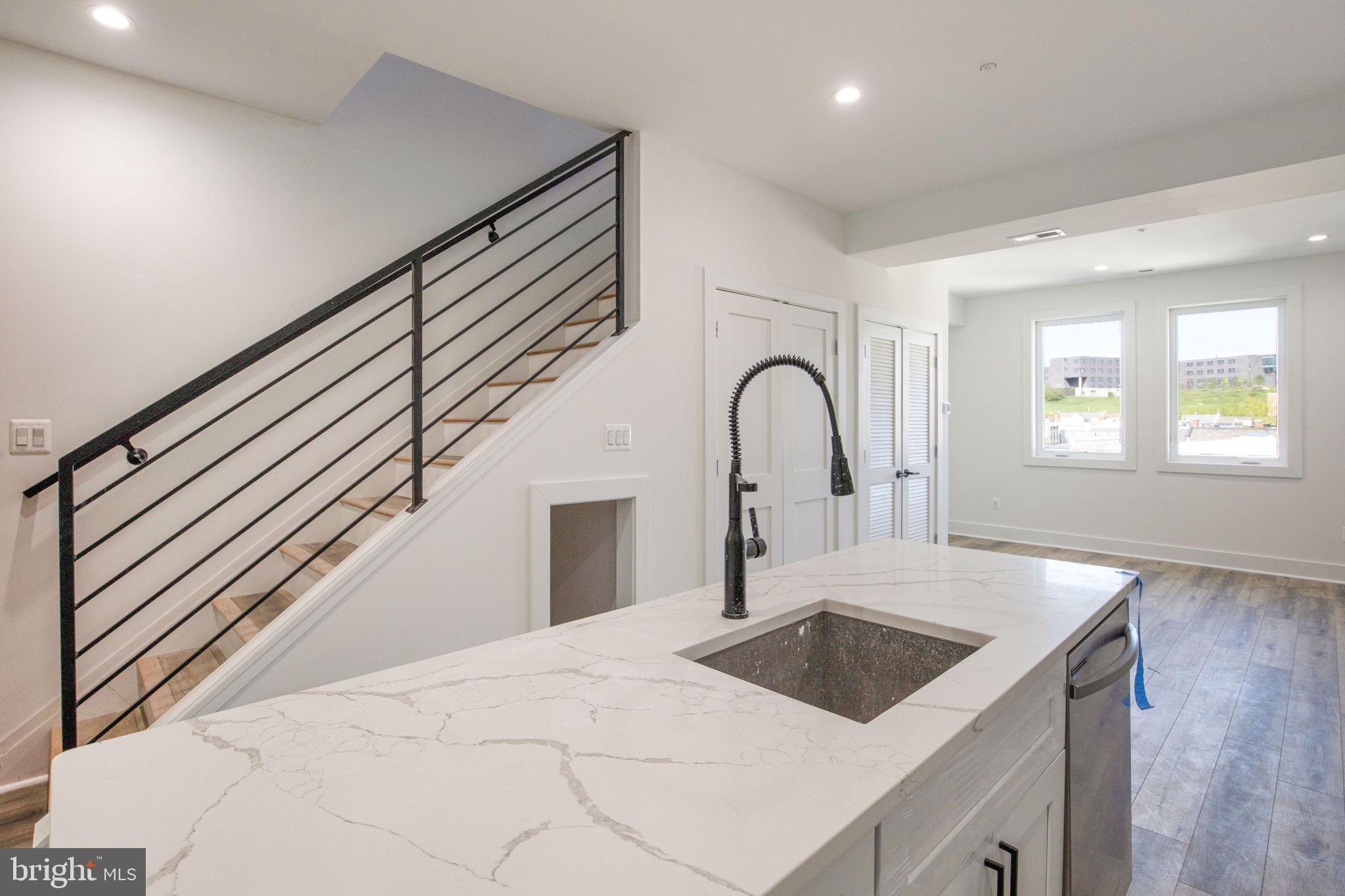 Real estate listing preview #12