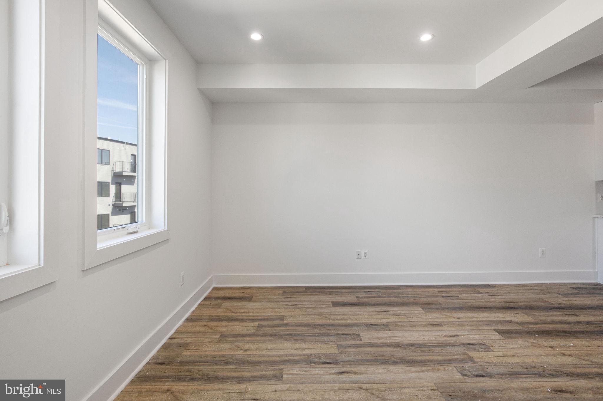 Real estate listing preview #16