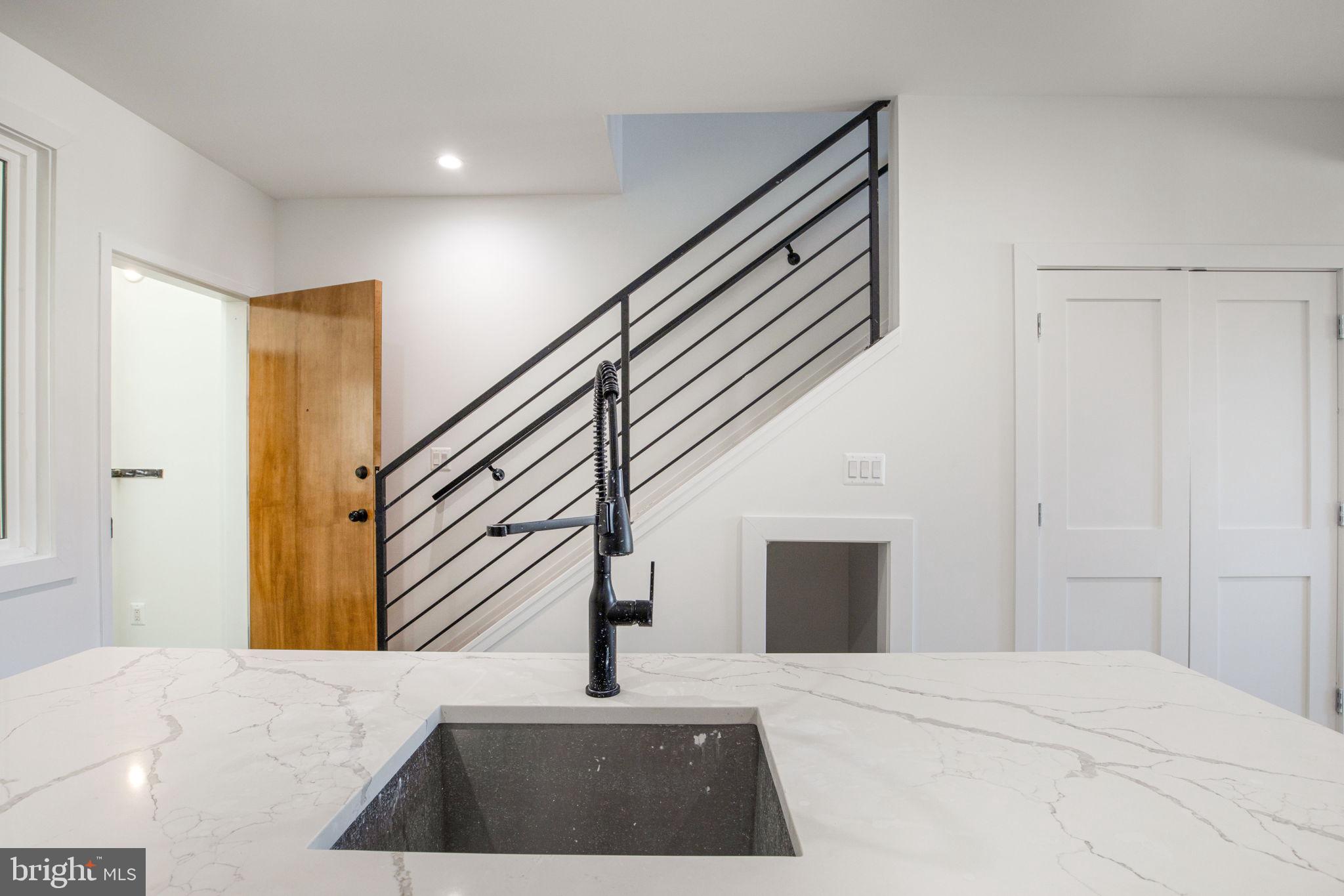 Real estate listing preview #11