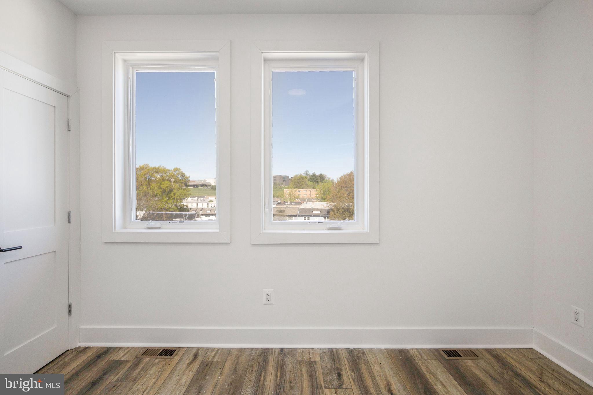 Real estate listing preview #17