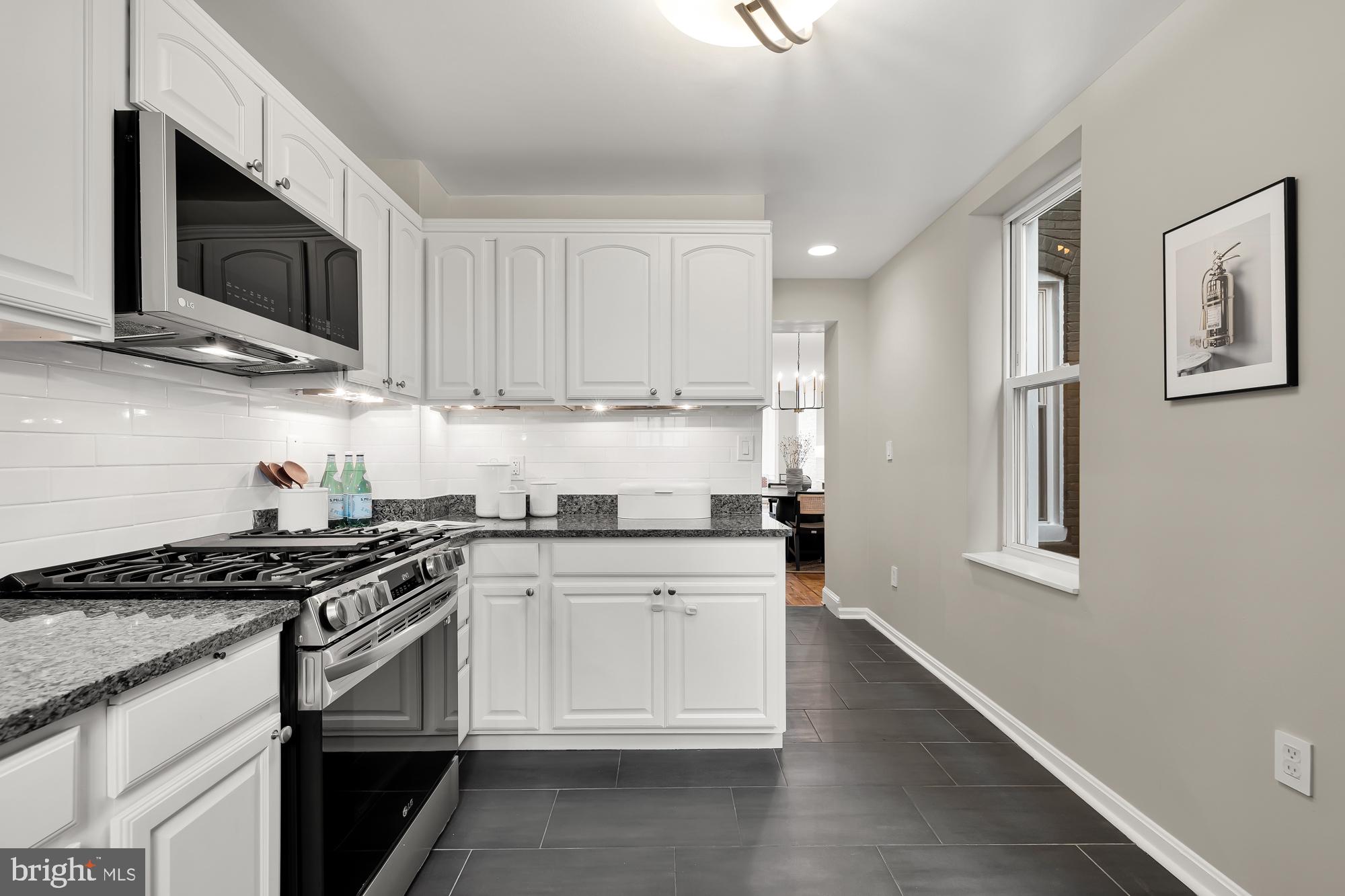 Real estate listing preview #8