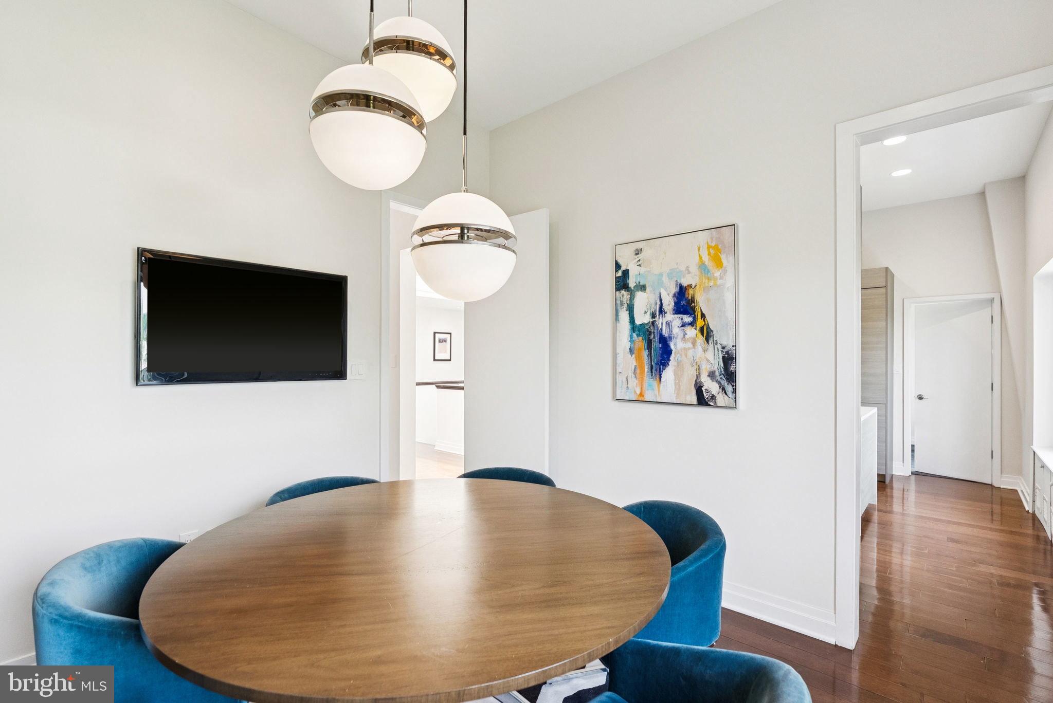 Real estate listing preview #8