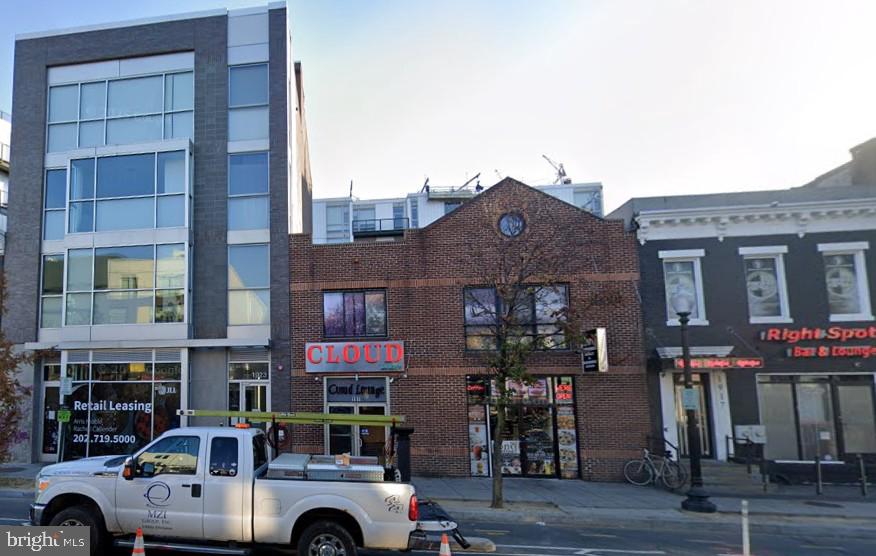 Real estate listing preview #1