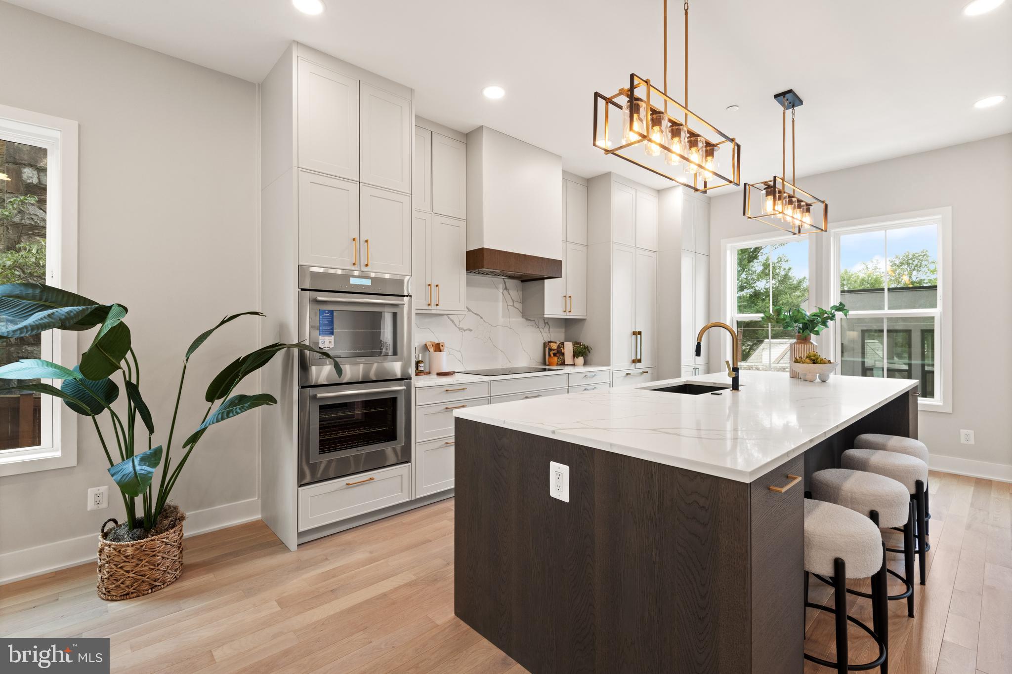 Real estate listing preview #12