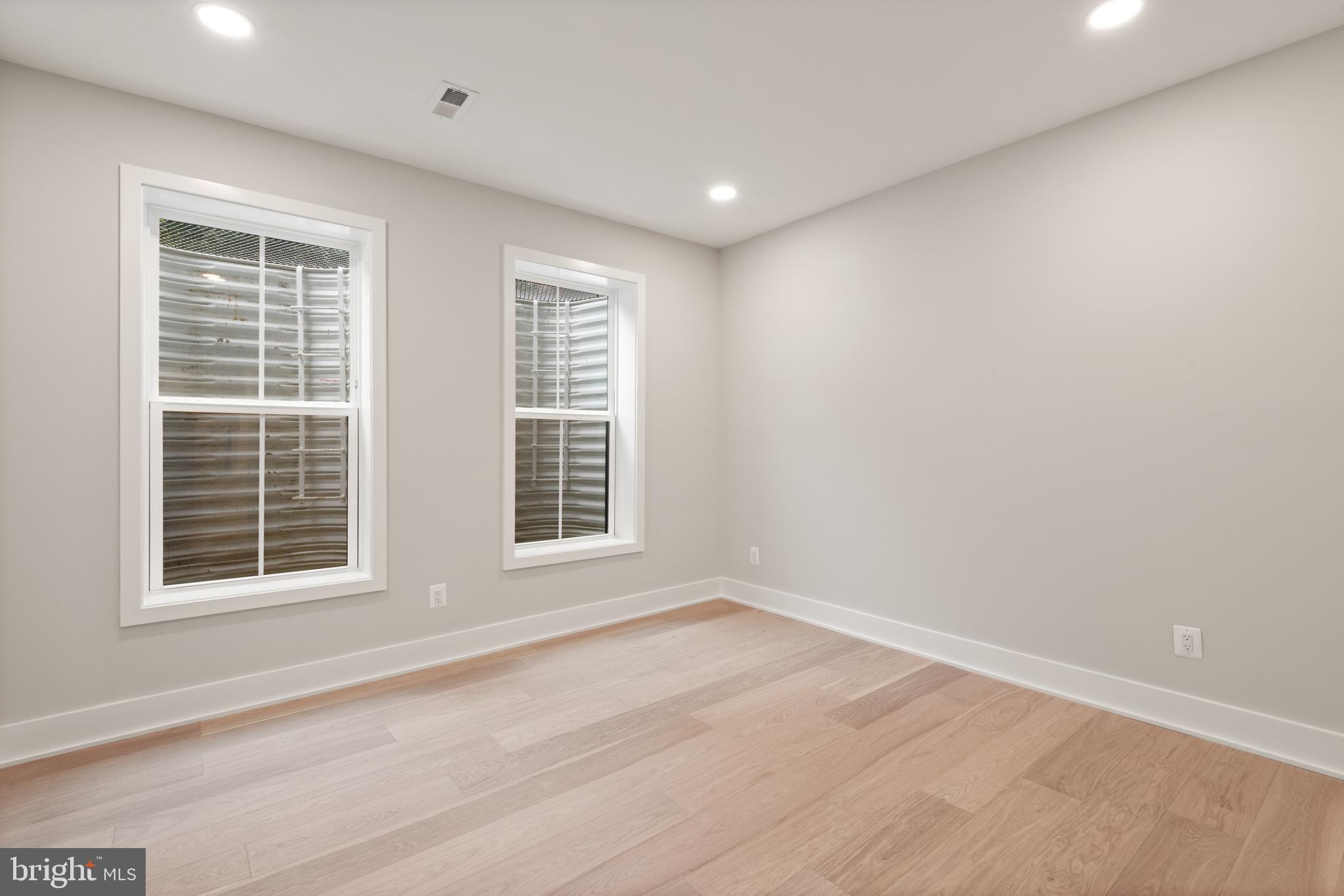 Real estate listing preview #23