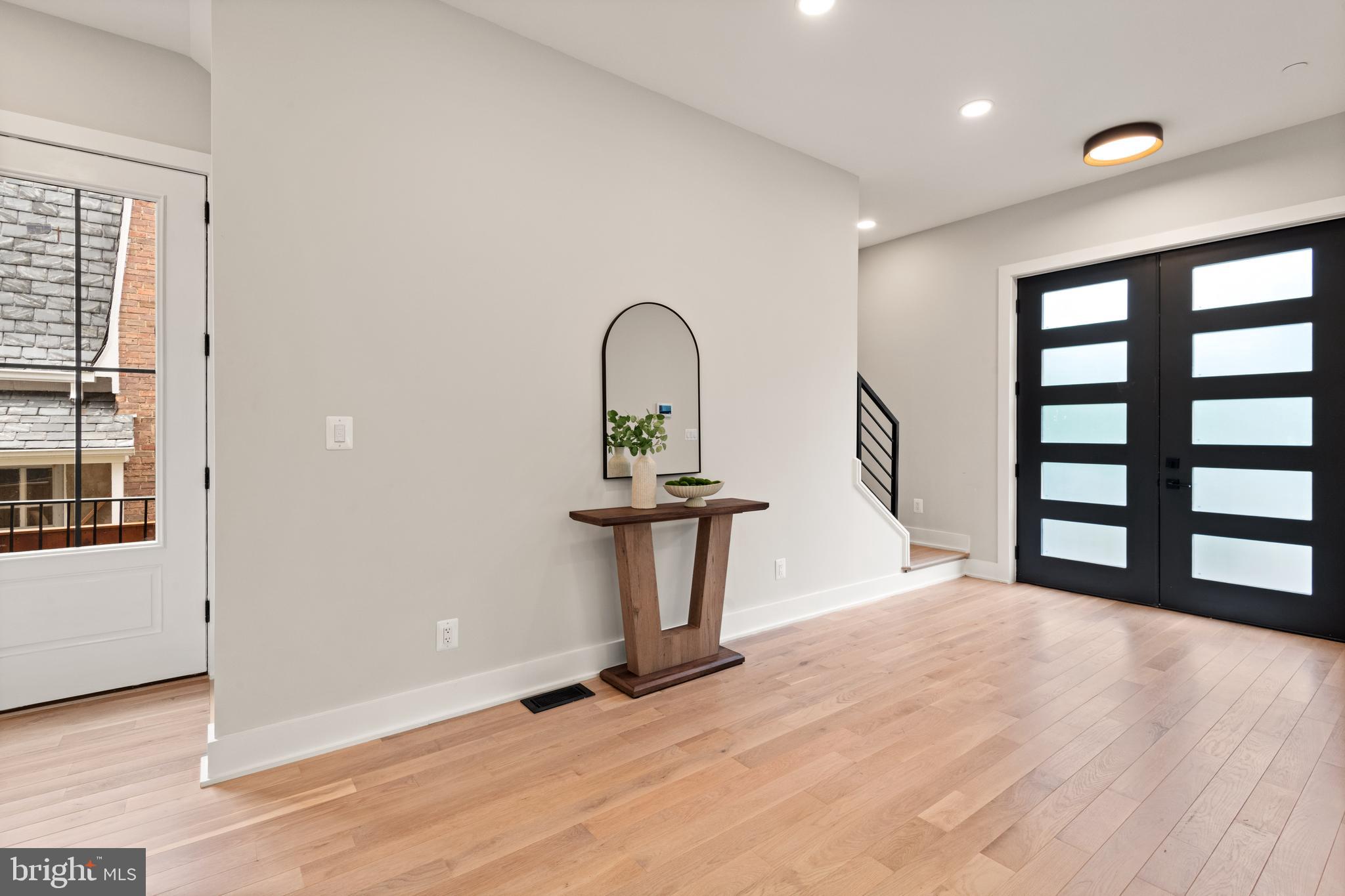 Real estate listing preview #6