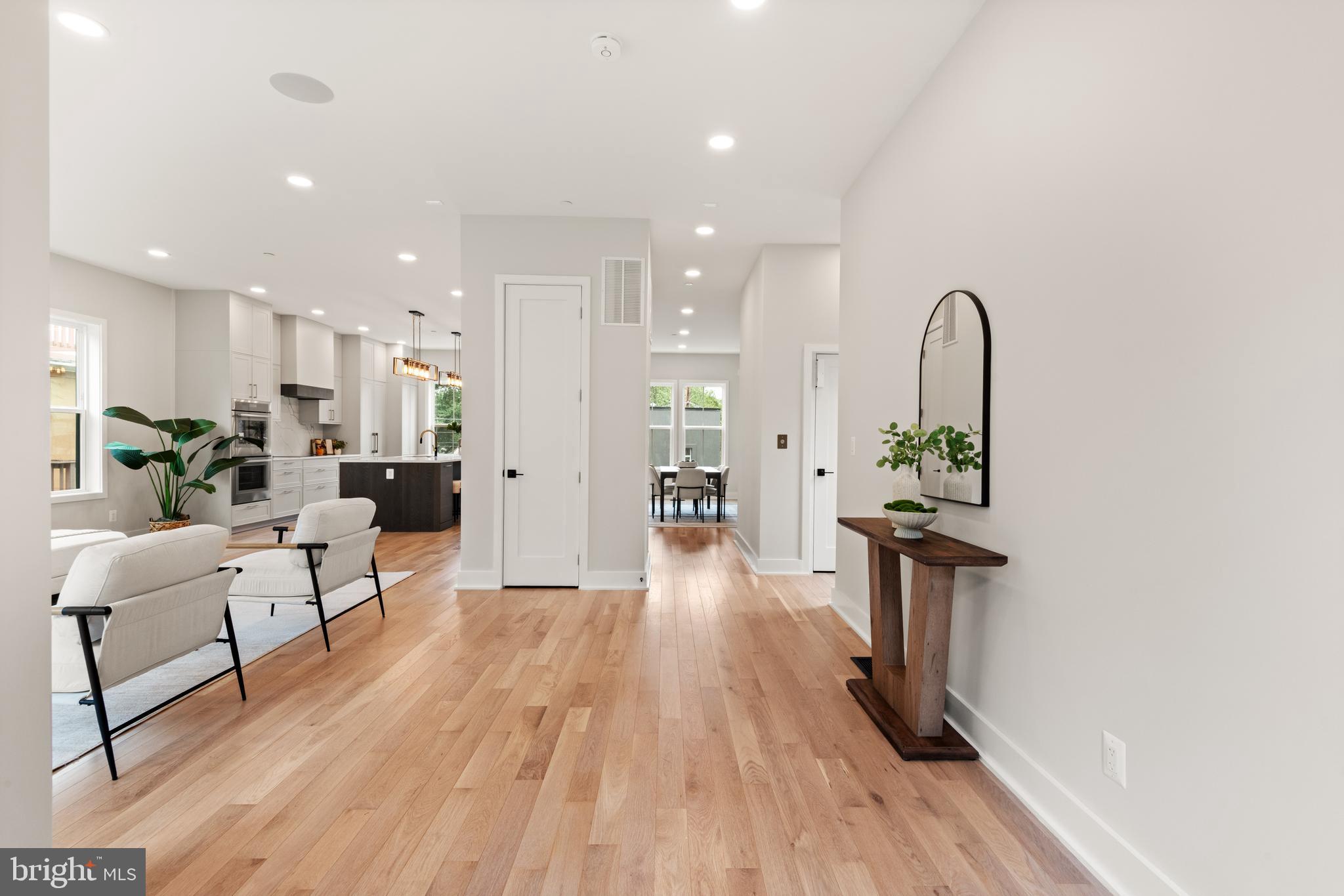 Real estate listing preview #4