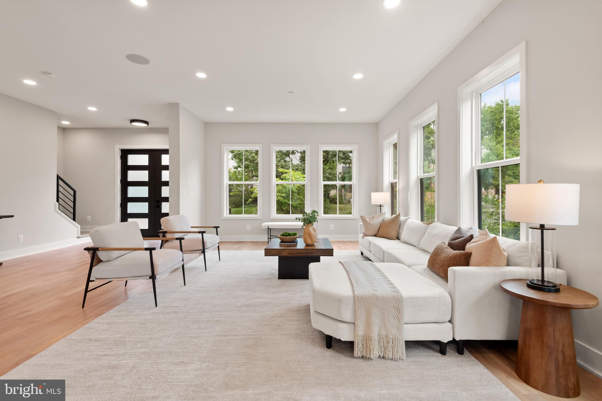 Real estate listing preview #8