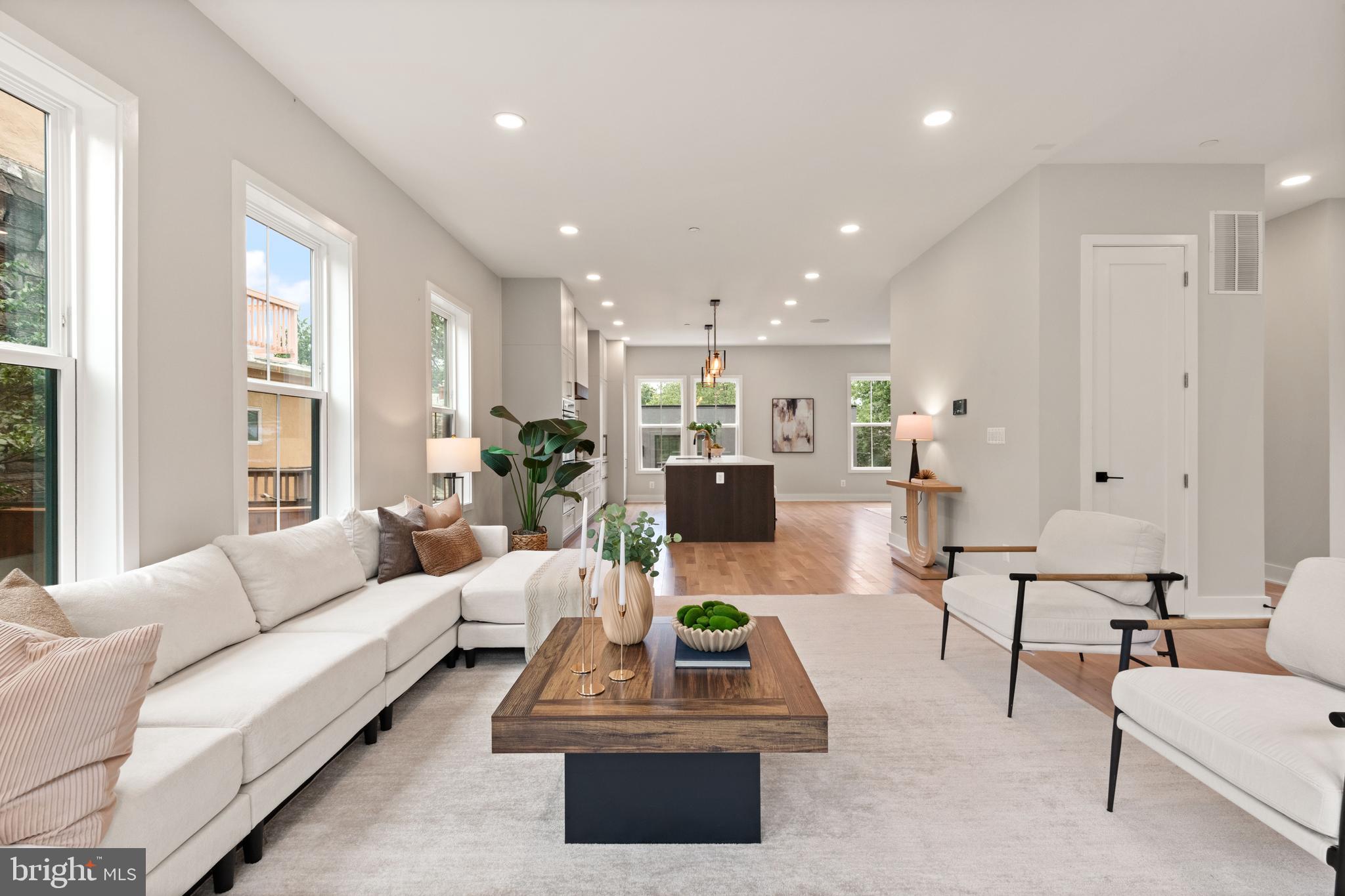 Real estate listing preview #9