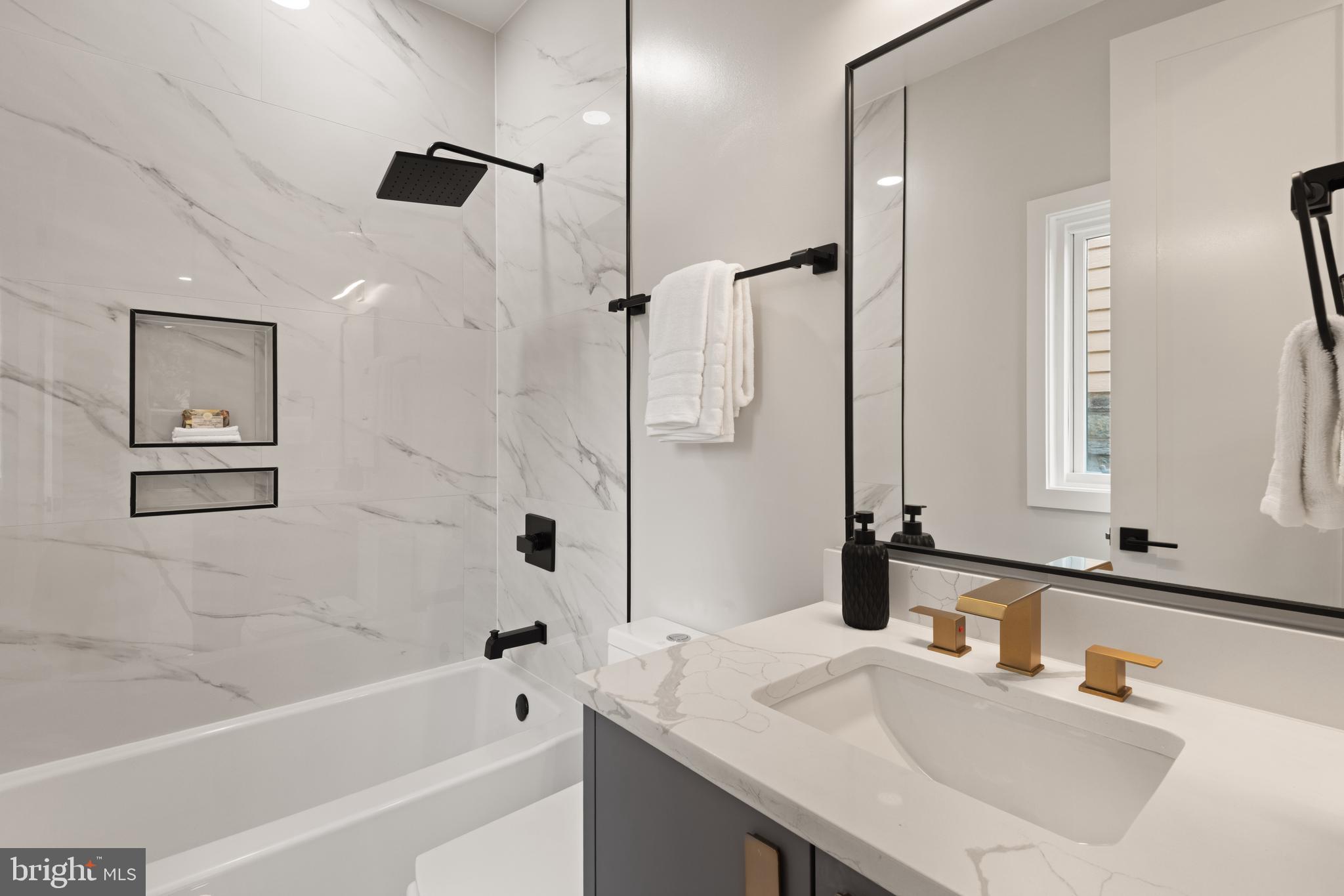 Real estate listing preview #35