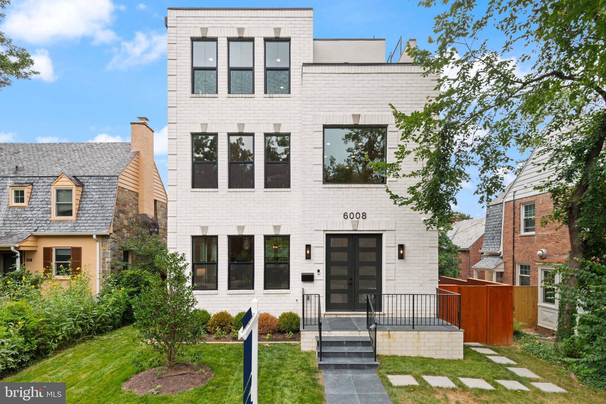 Real estate listing preview #1