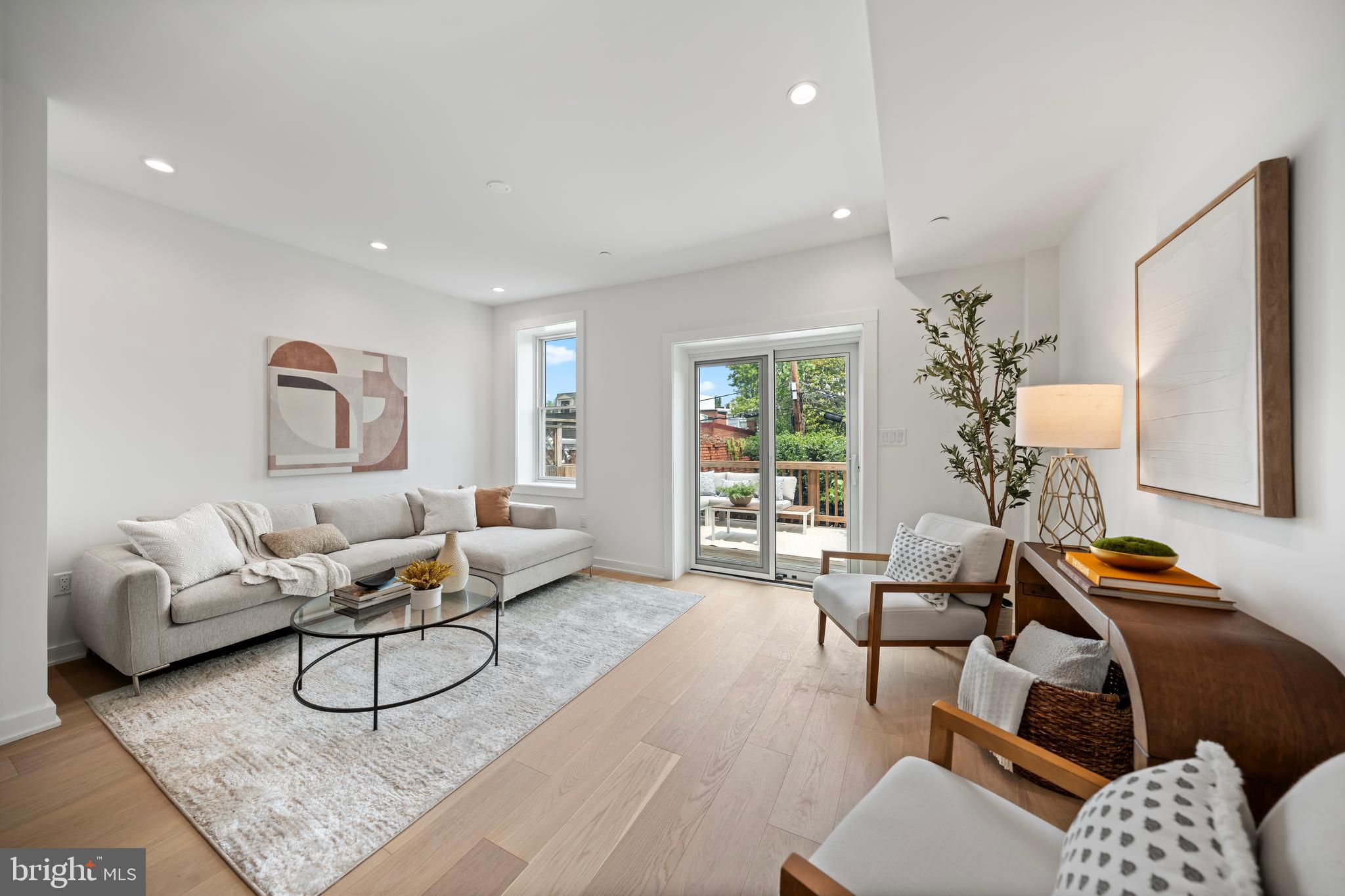 Real estate listing preview #16