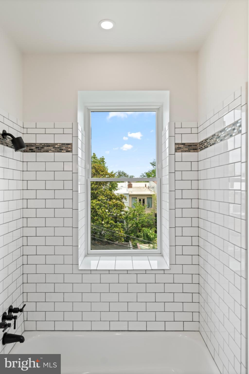 Real estate listing preview #30