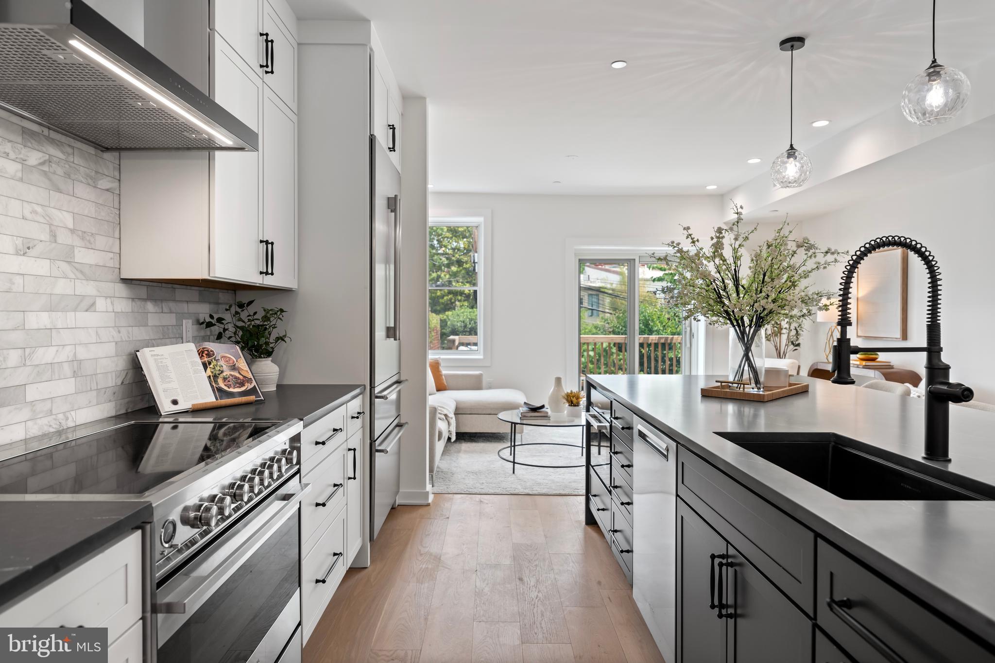 Real estate listing preview #14