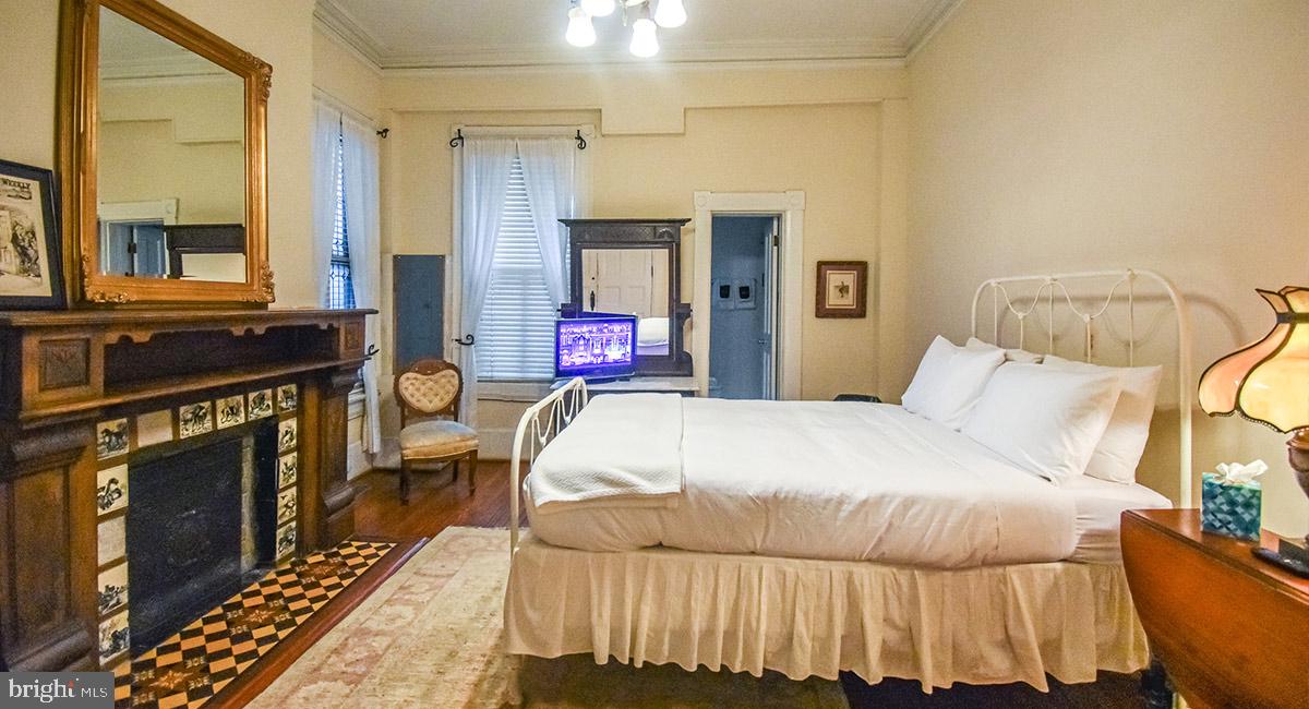 Real estate listing preview #2