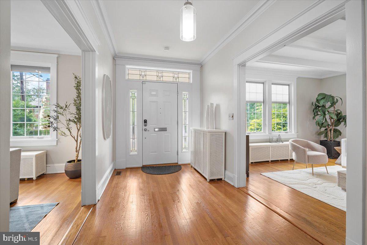 Real estate listing preview #2