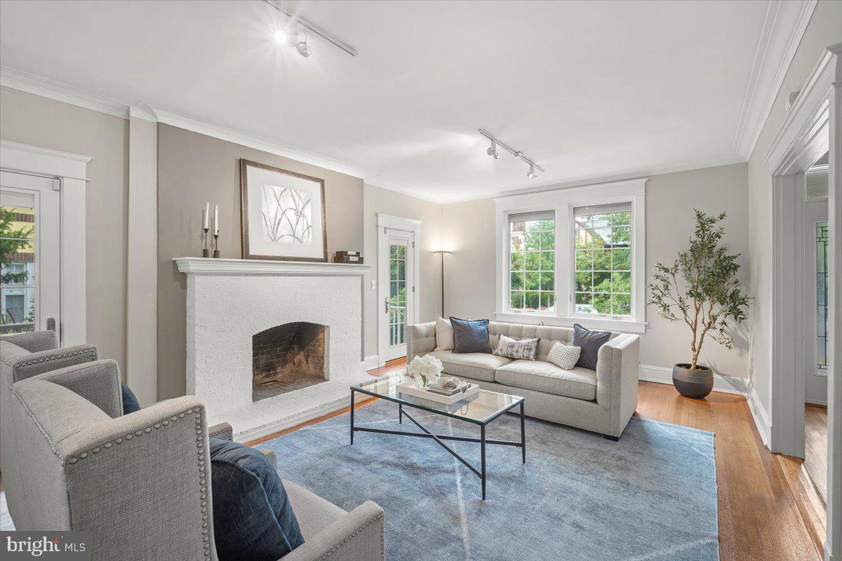 Real estate listing preview #7