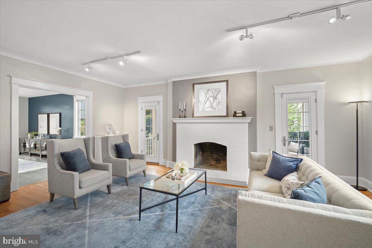 Real estate listing preview #8