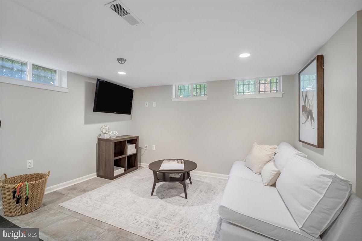 Real estate listing preview #55