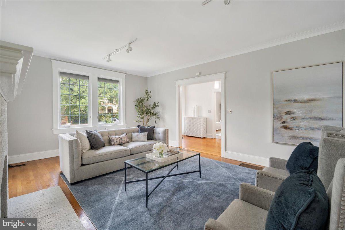 Real estate listing preview #11