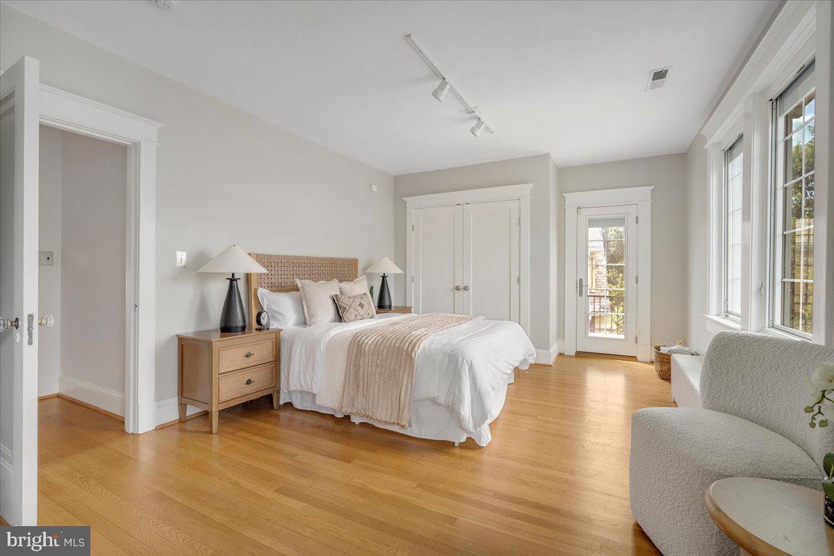 Real estate listing preview #34