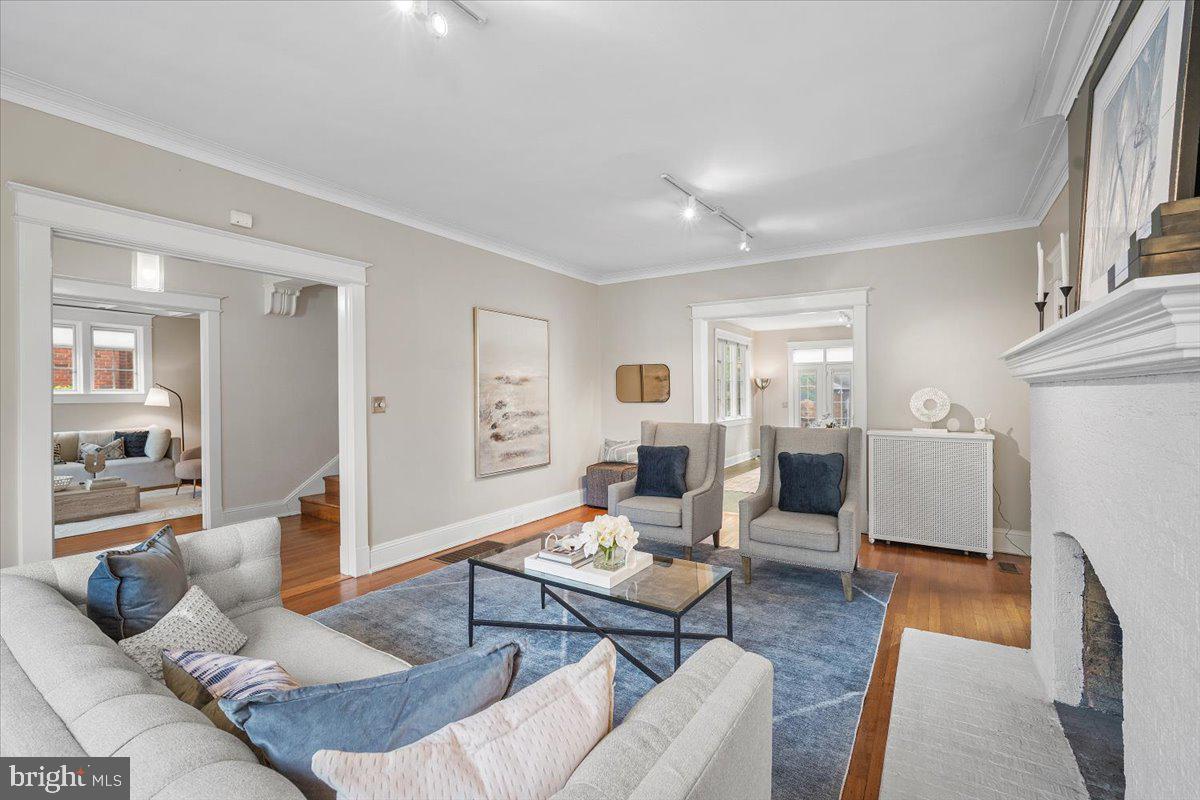 Real estate listing preview #9