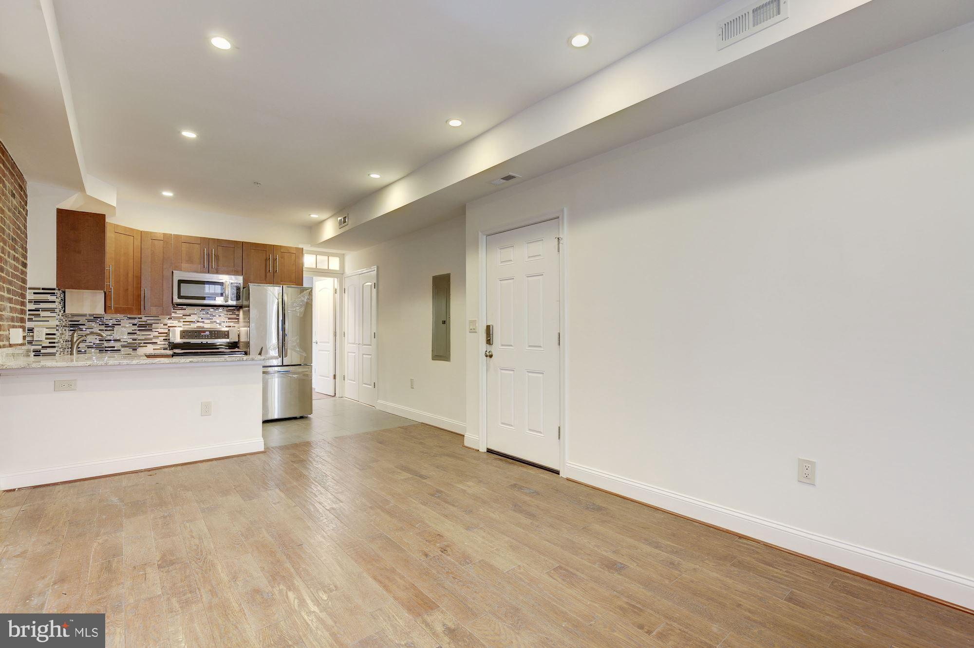 Real estate listing preview #4