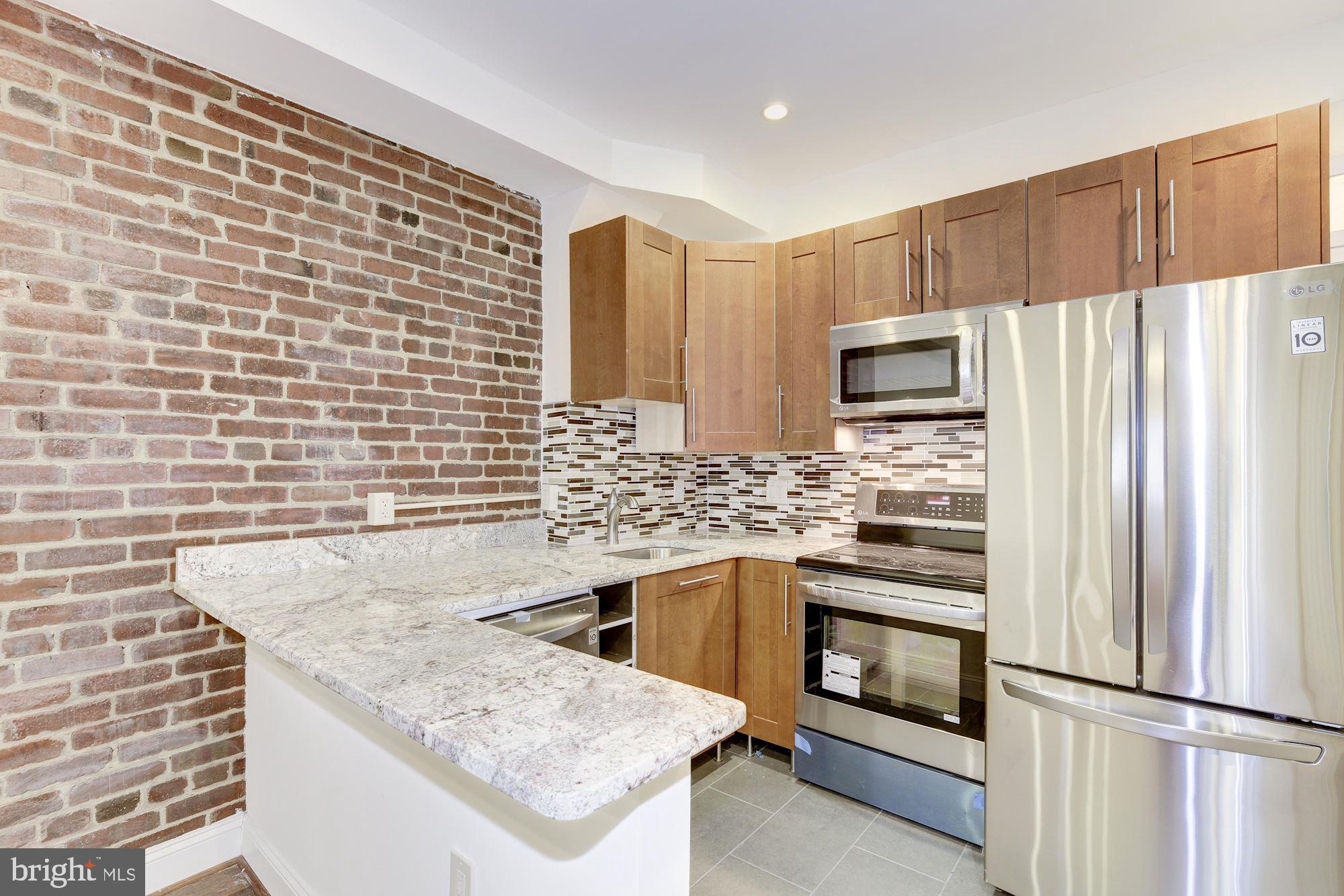 Real estate listing preview #3