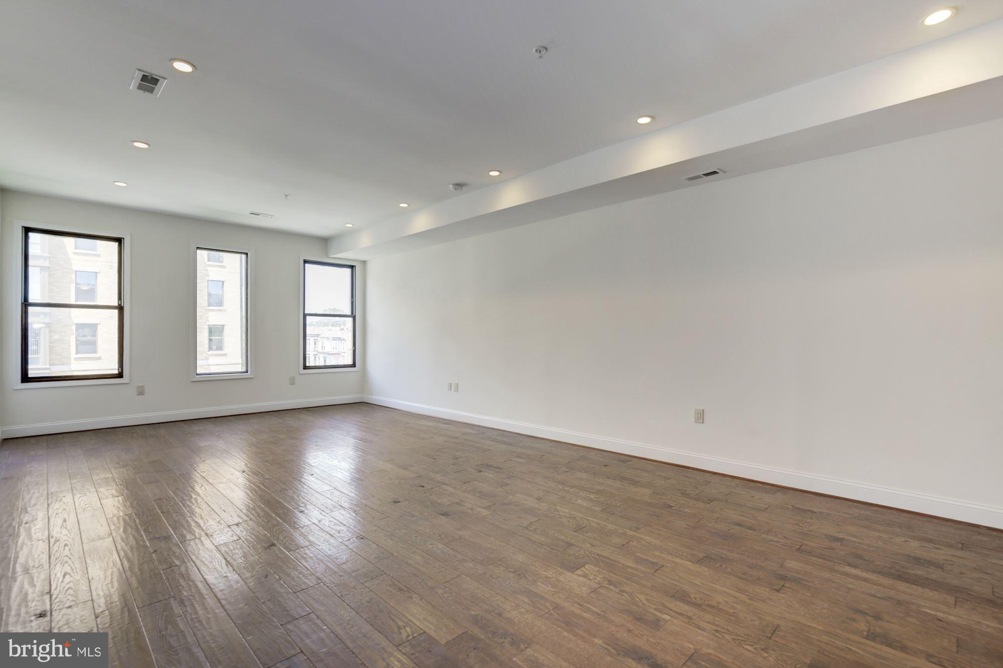 Real estate listing preview #9