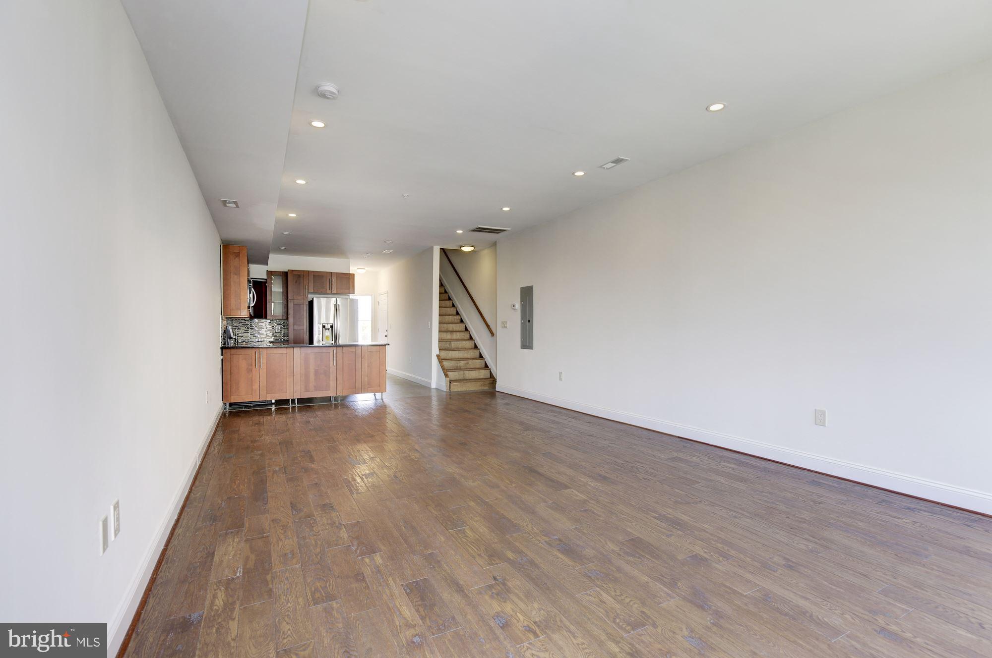 Real estate listing preview #11