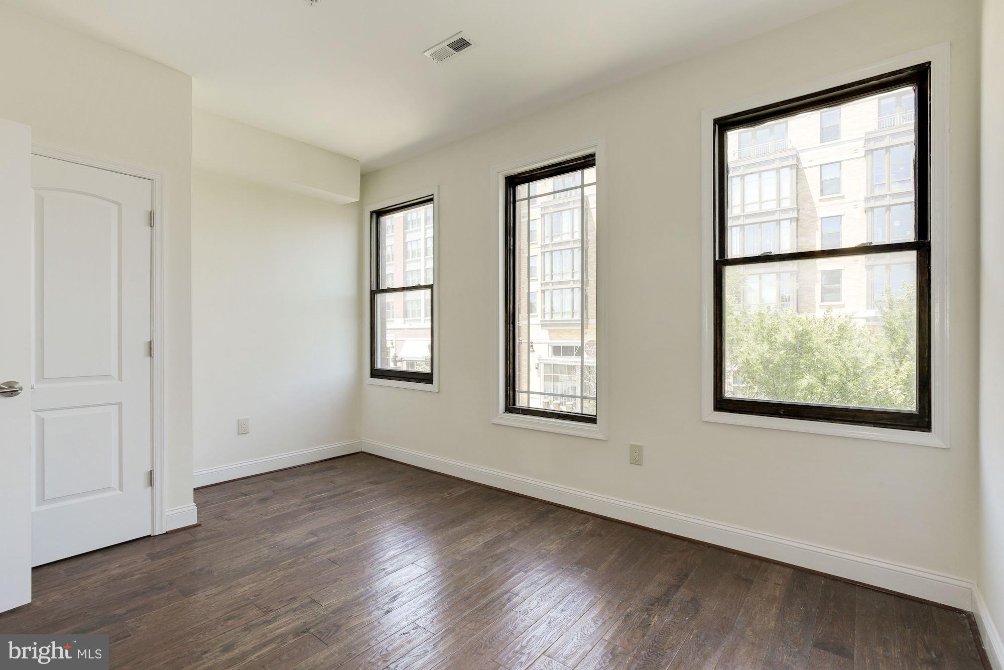 Real estate listing preview #15