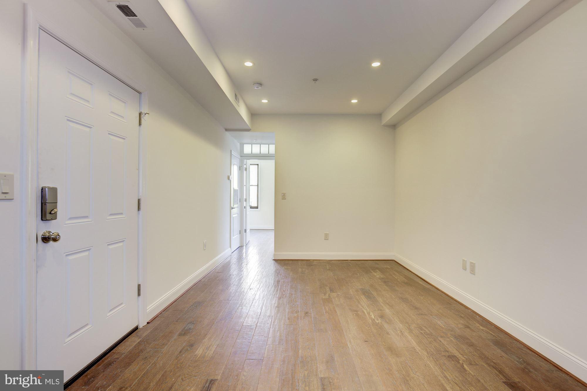 Real estate listing preview #6