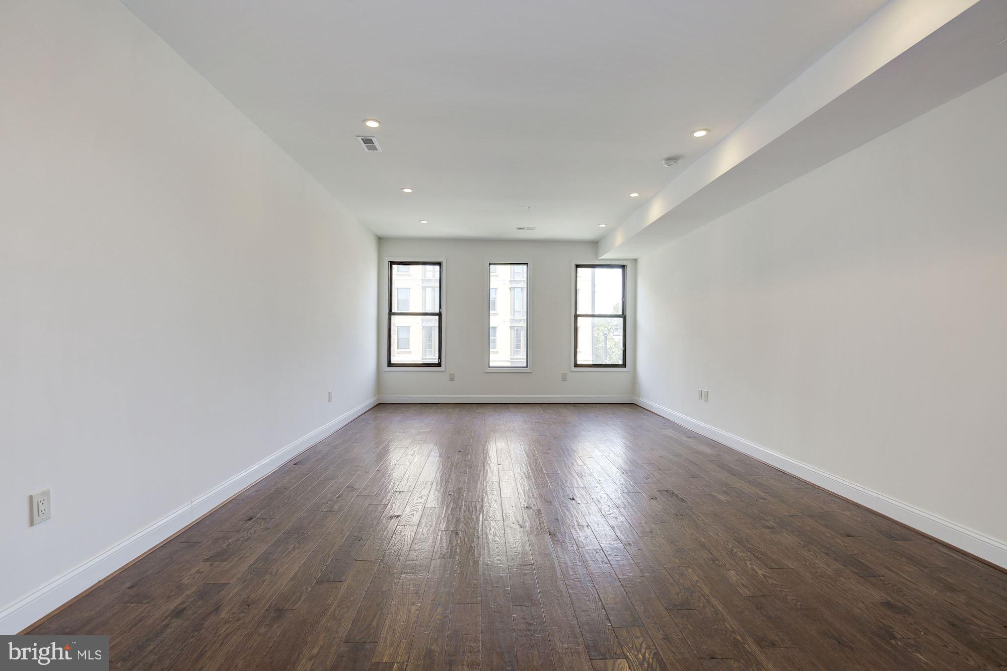 Real estate listing preview #10