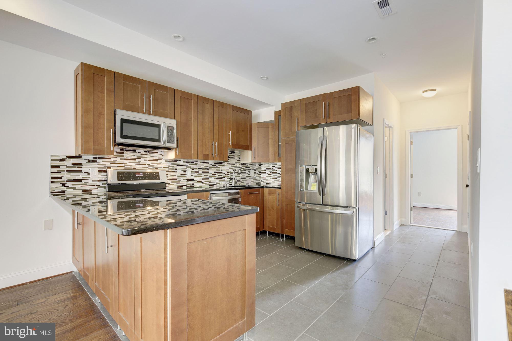 Real estate listing preview #2