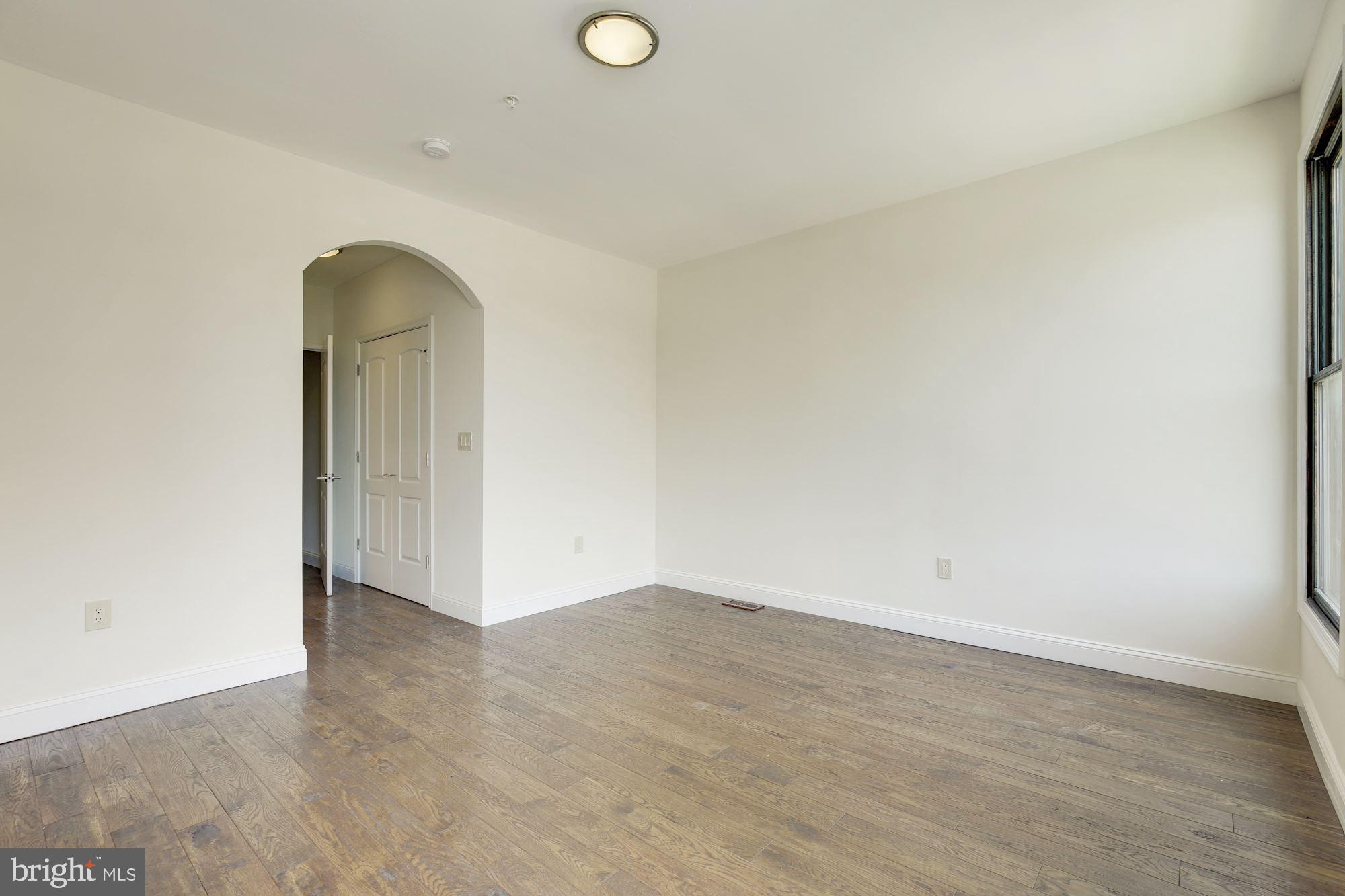 Real estate listing preview #13