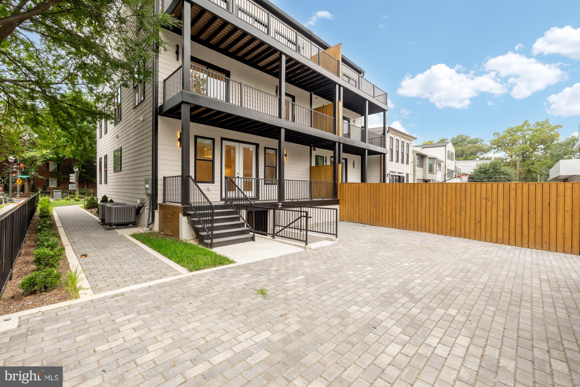 Real estate listing preview #68