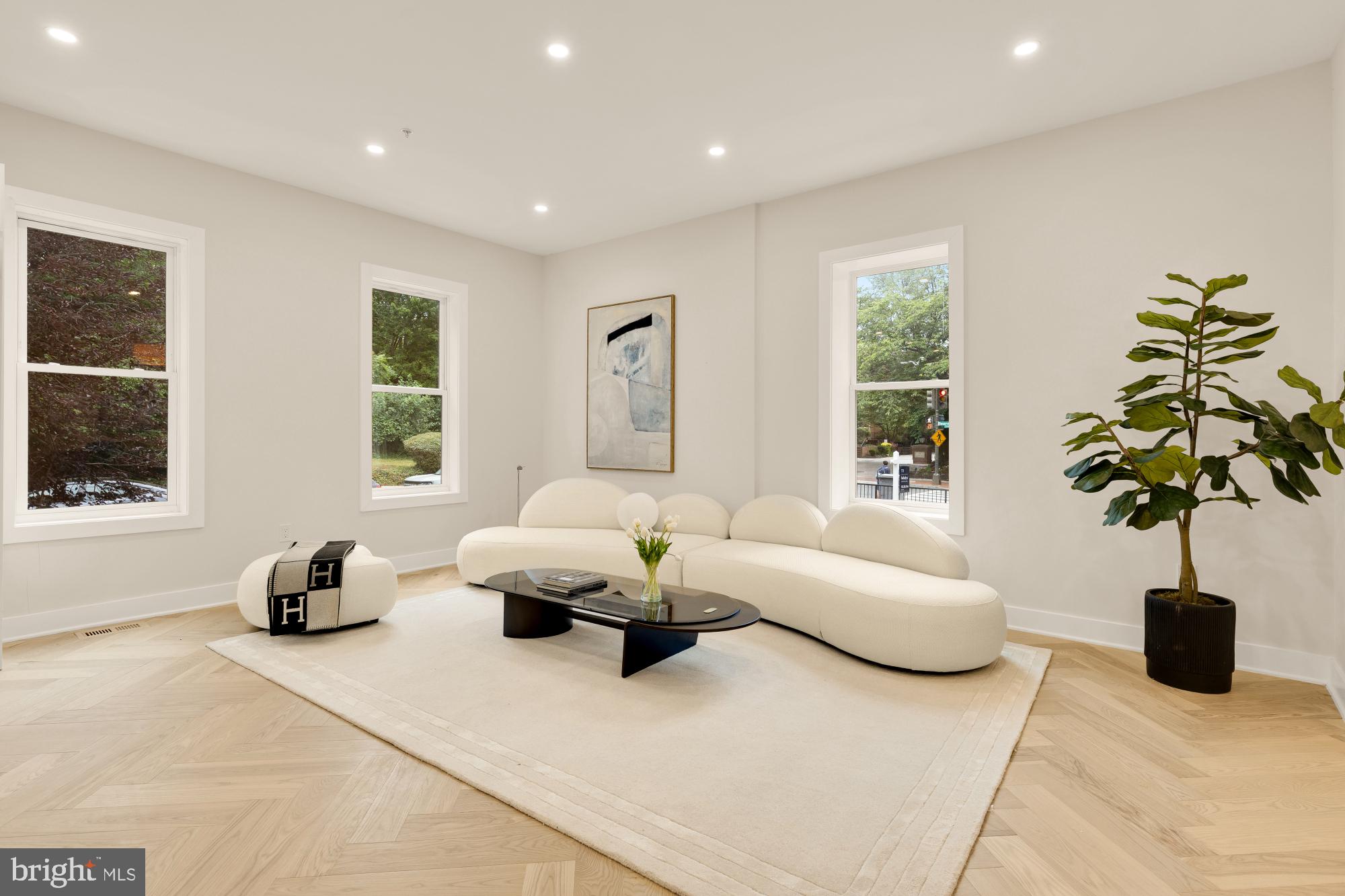 Real estate listing preview #5