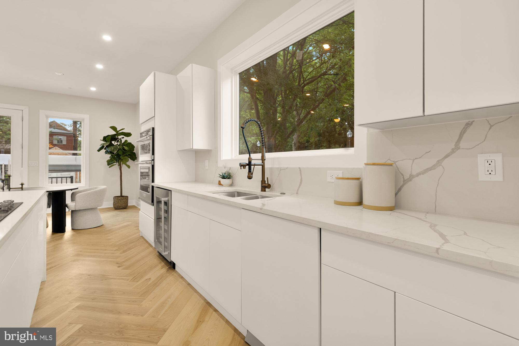 Real estate listing preview #14