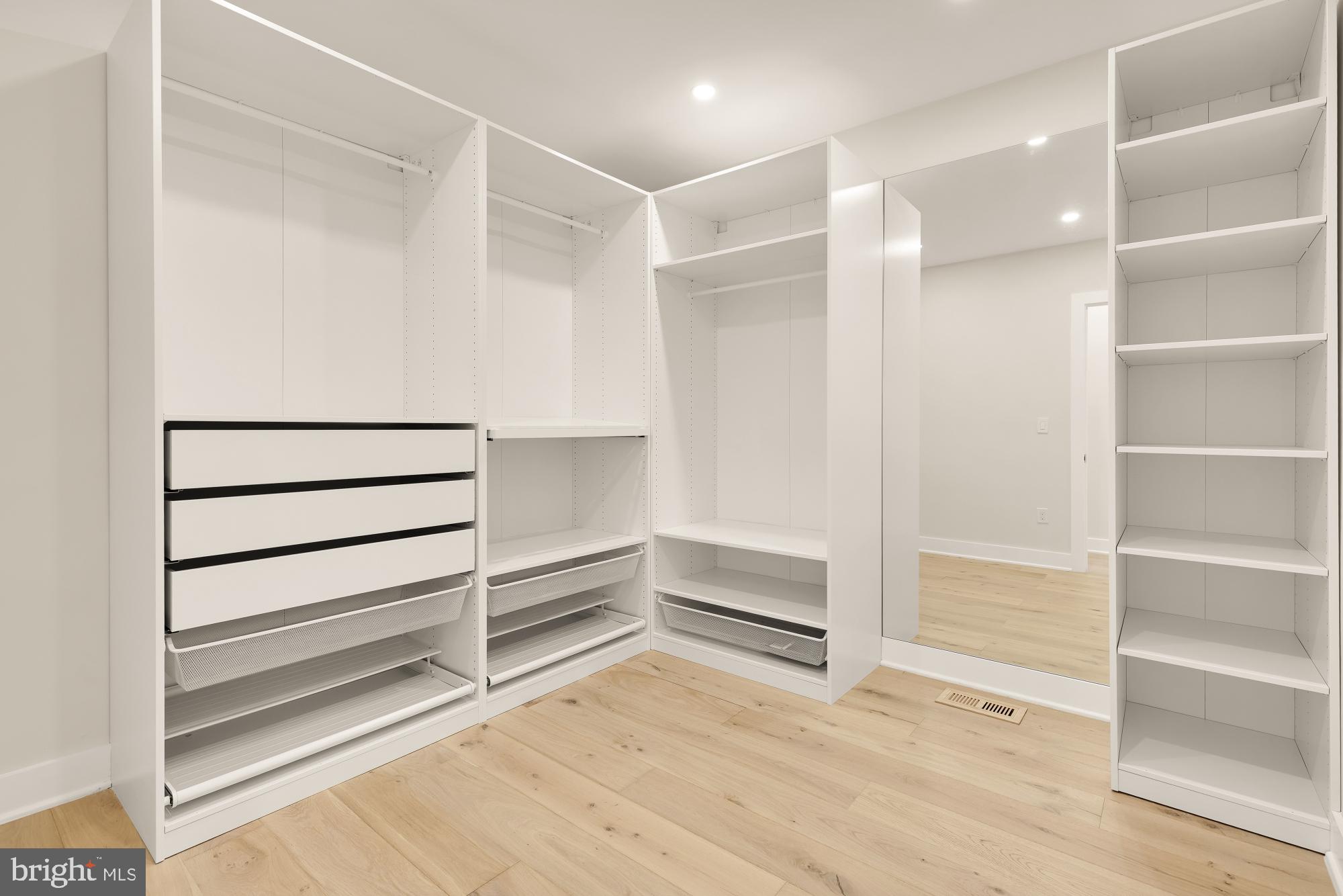 Real estate listing preview #38