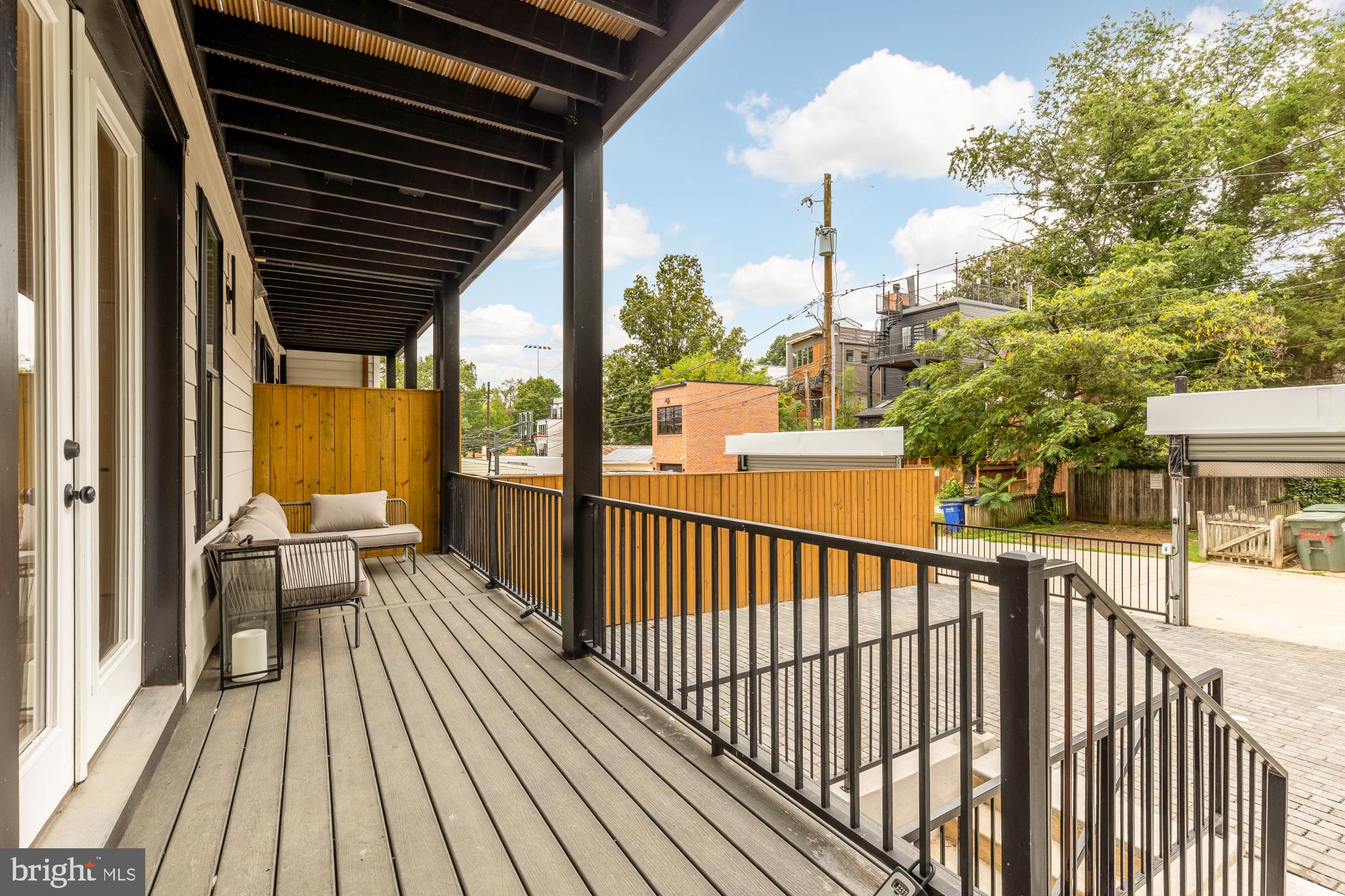 Real estate listing preview #24