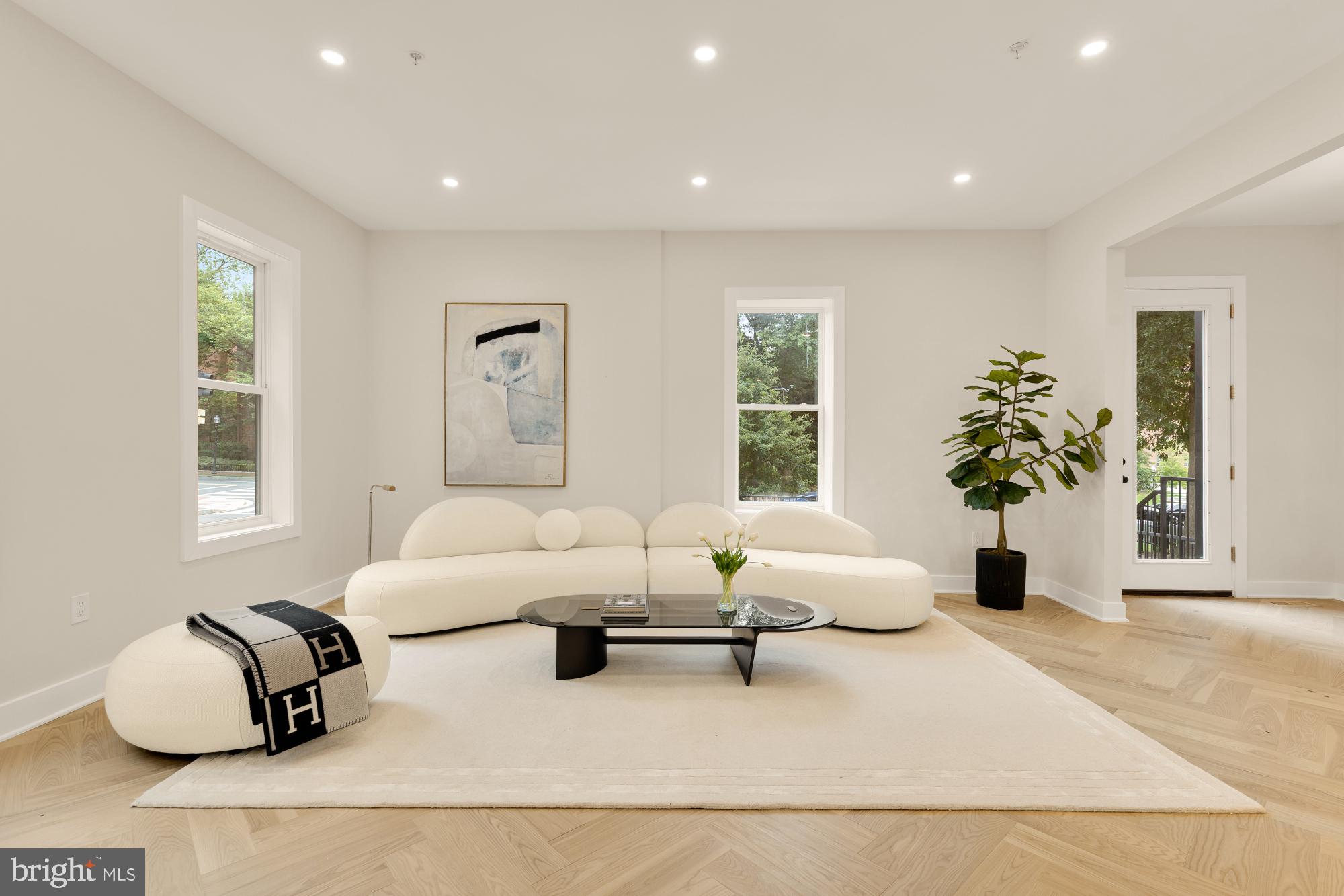 Real estate listing preview #6